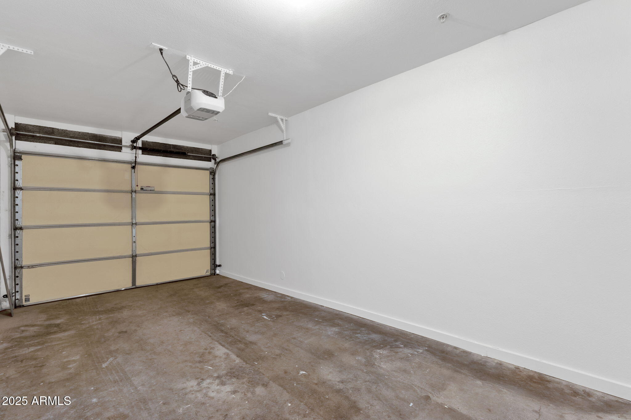 3633 N 3RD Avenue, 1059