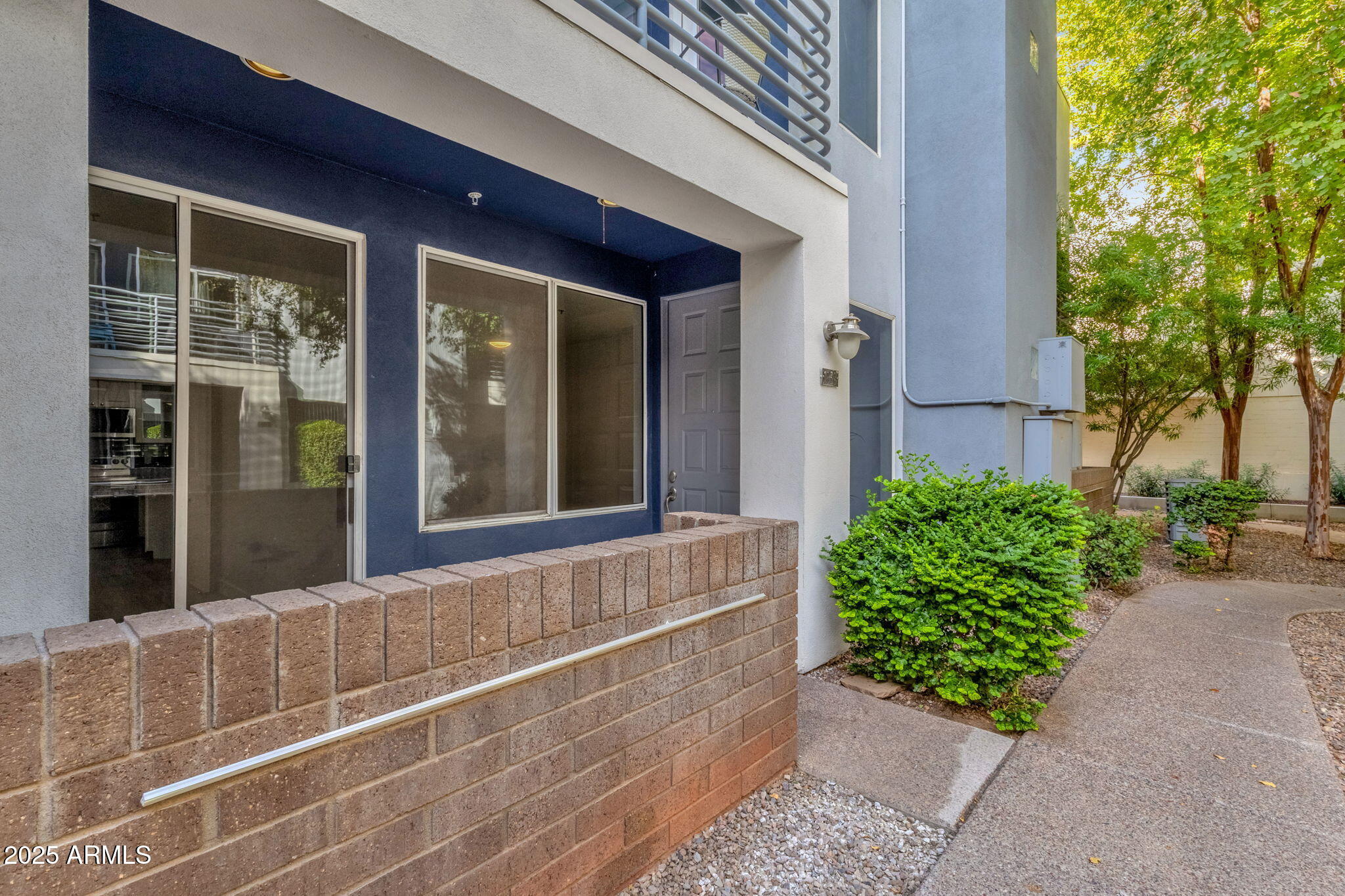 3633 N 3RD Avenue, 1059