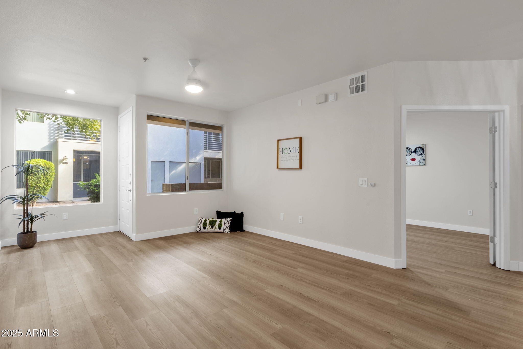 3633 N 3RD Avenue, 1059