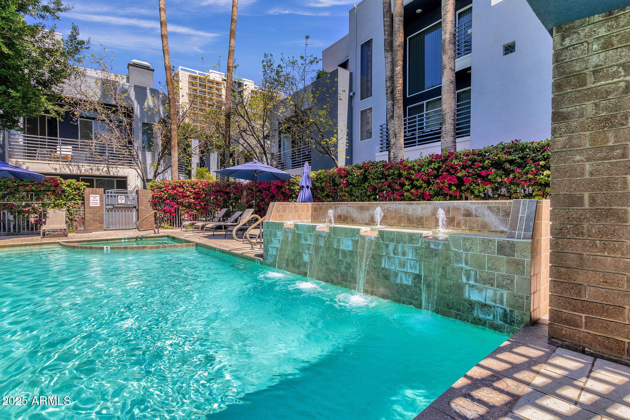 3633 N 3RD Avenue, 1059