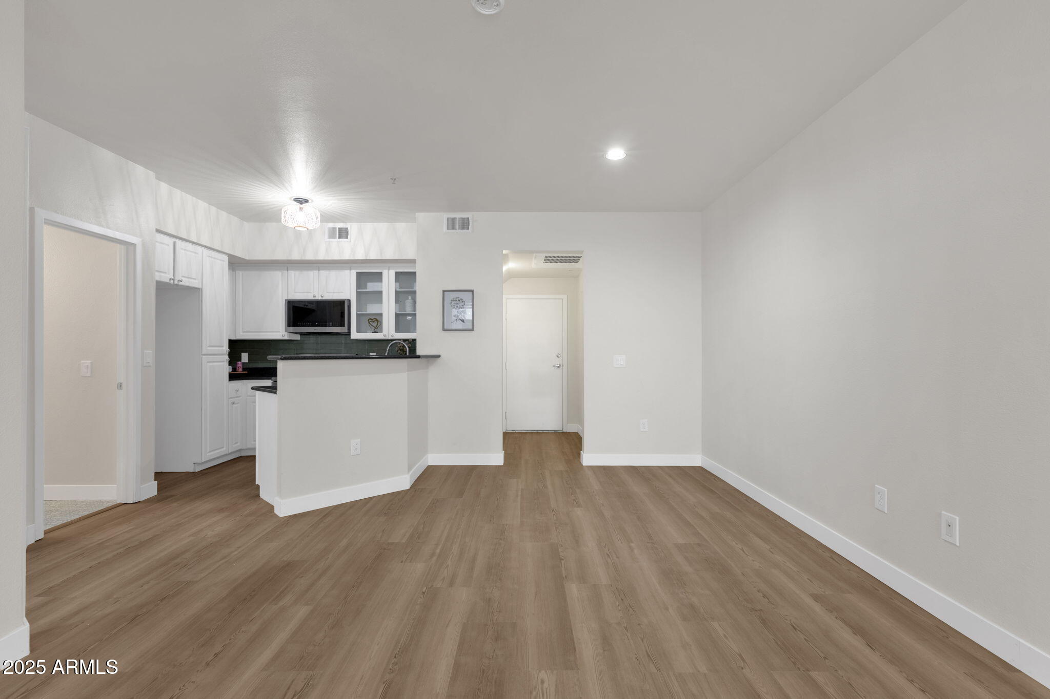 3633 N 3RD Avenue, 1059