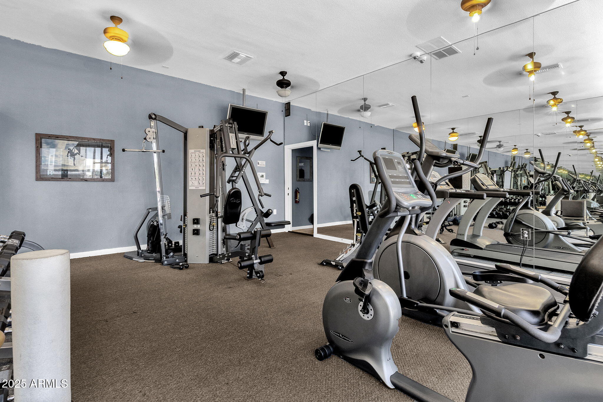 3633 N 3RD Avenue, 1059