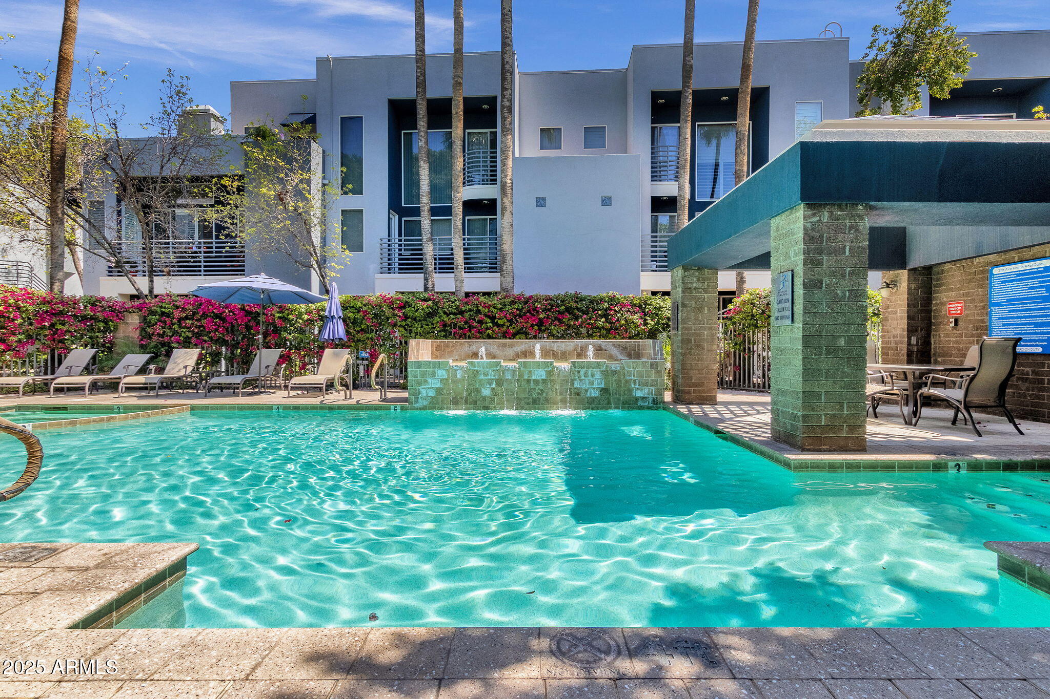 3633 N 3RD Avenue, 1059