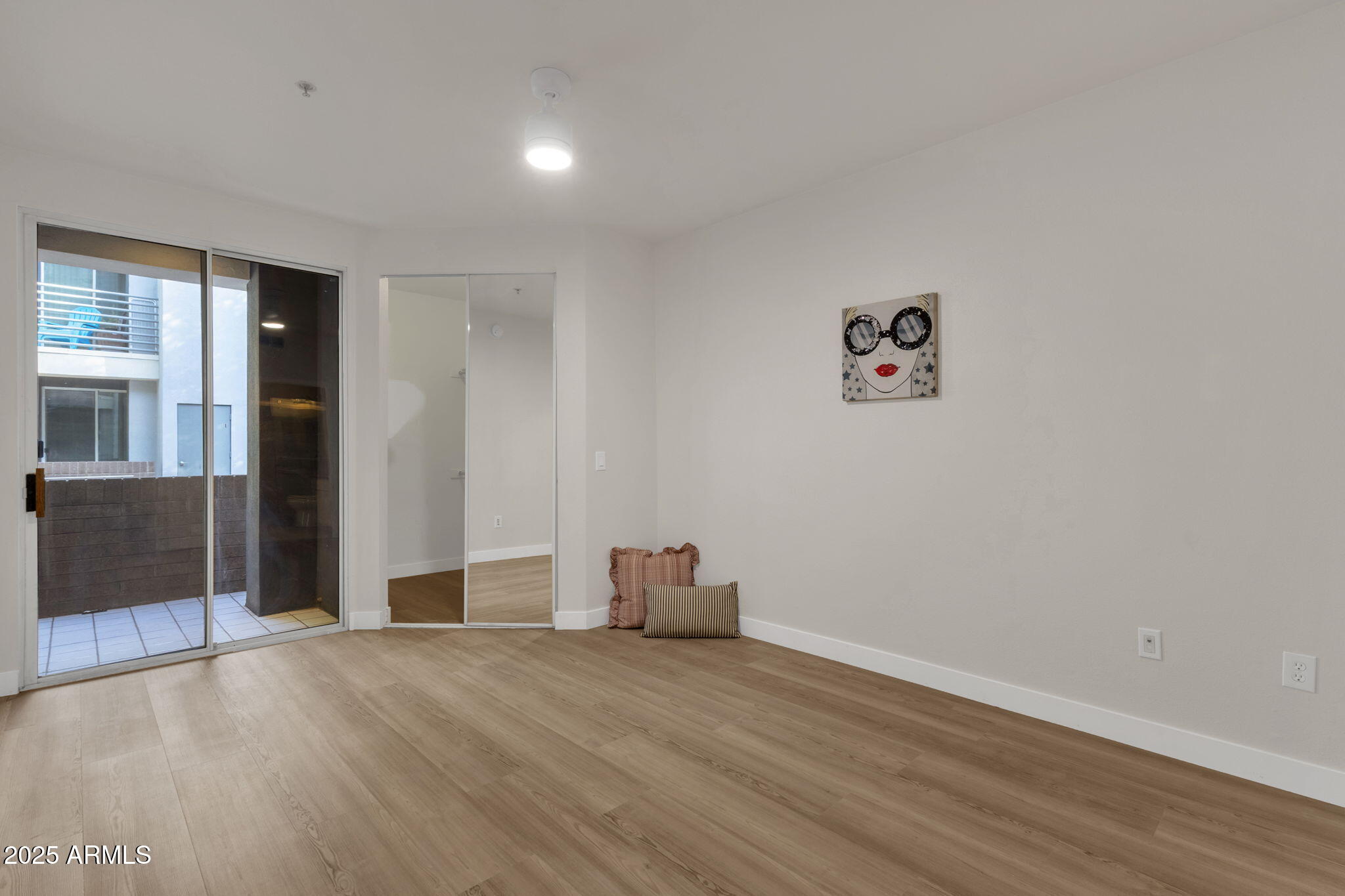 3633 N 3RD Avenue, 1059