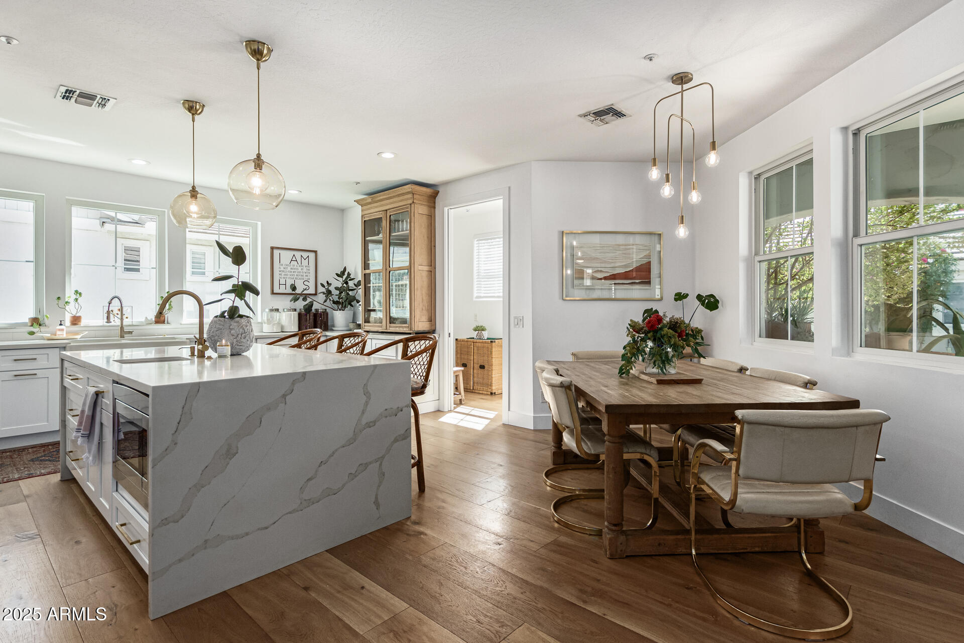 2701 E HOBART Street