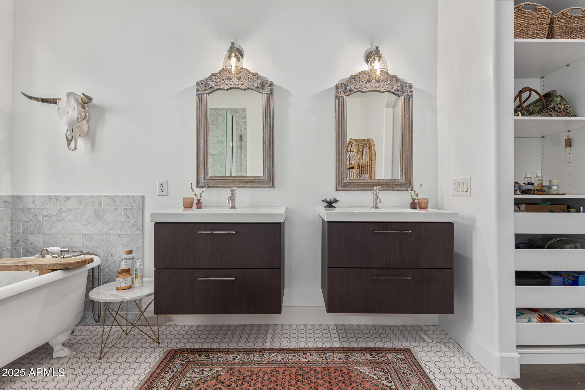 2701 E HOBART Street