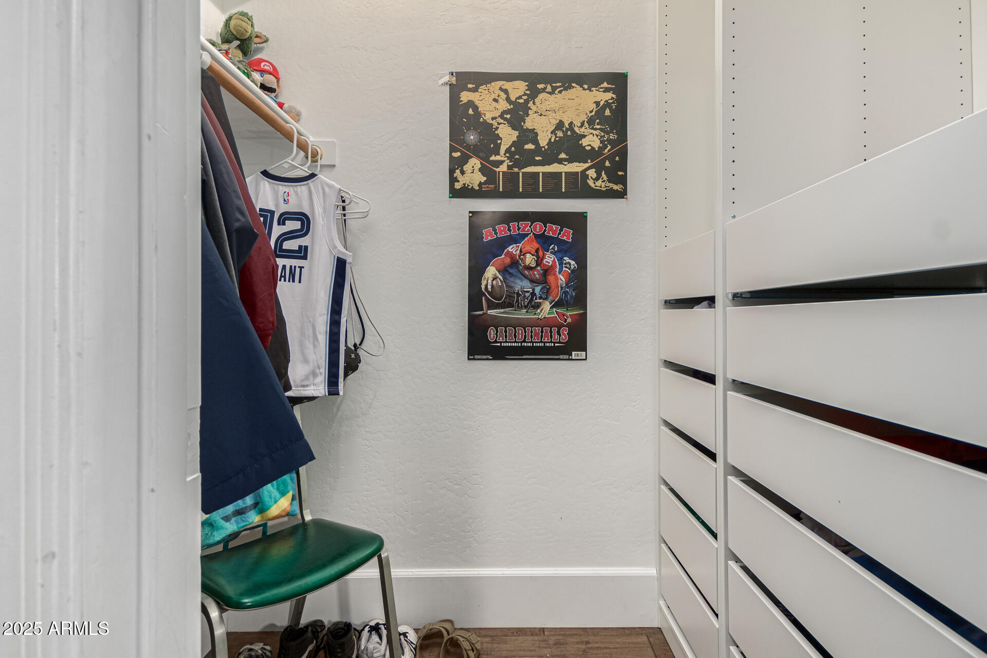 2701 E HOBART Street