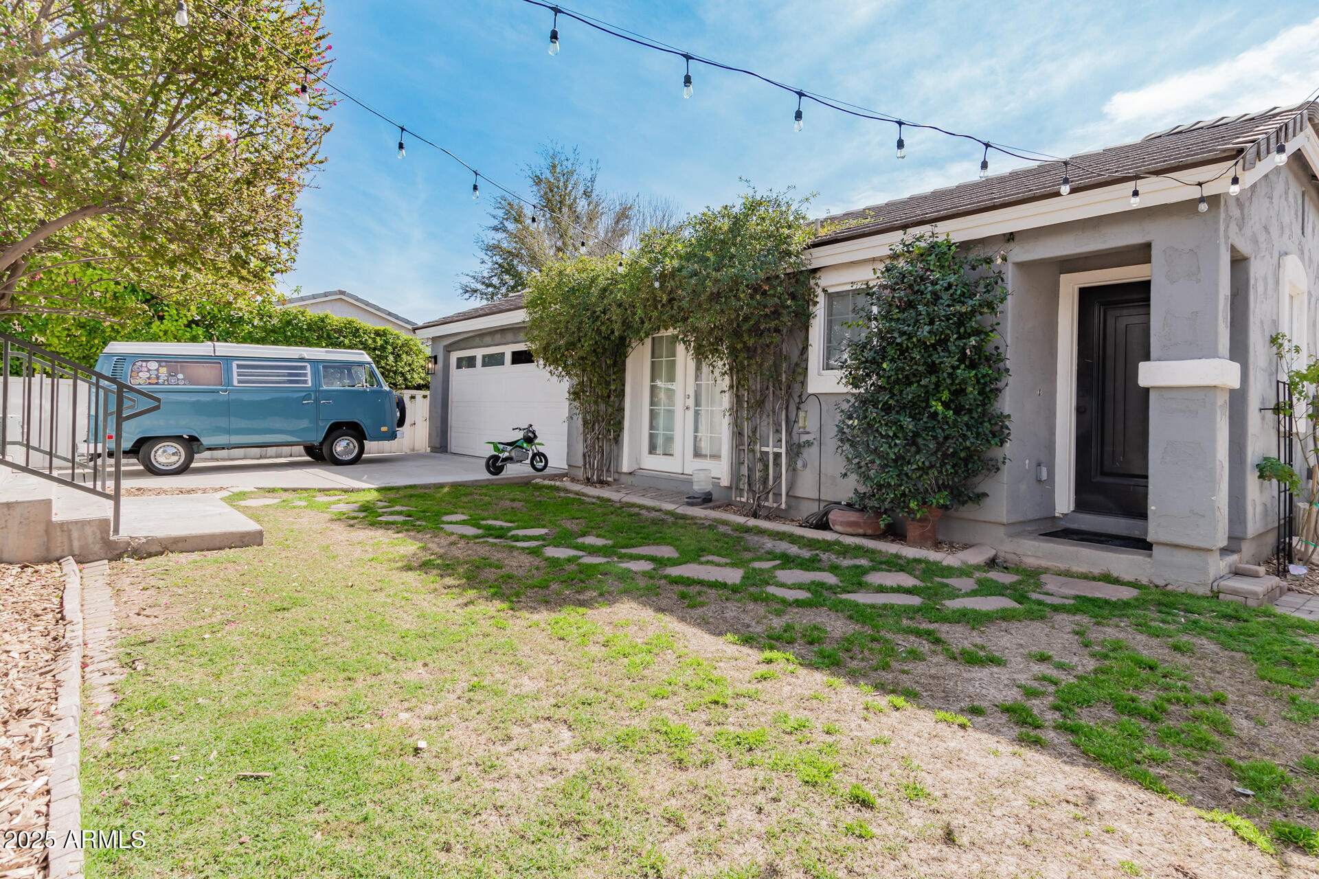 2701 E HOBART Street