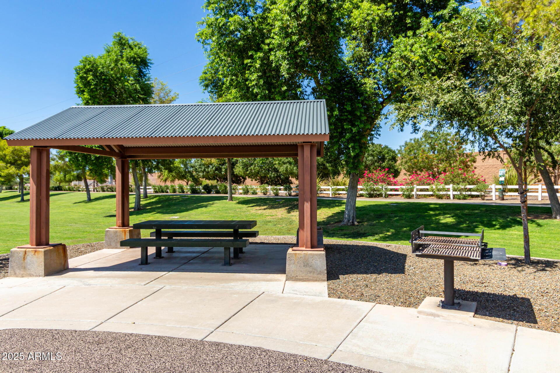 2701 E HOBART Street