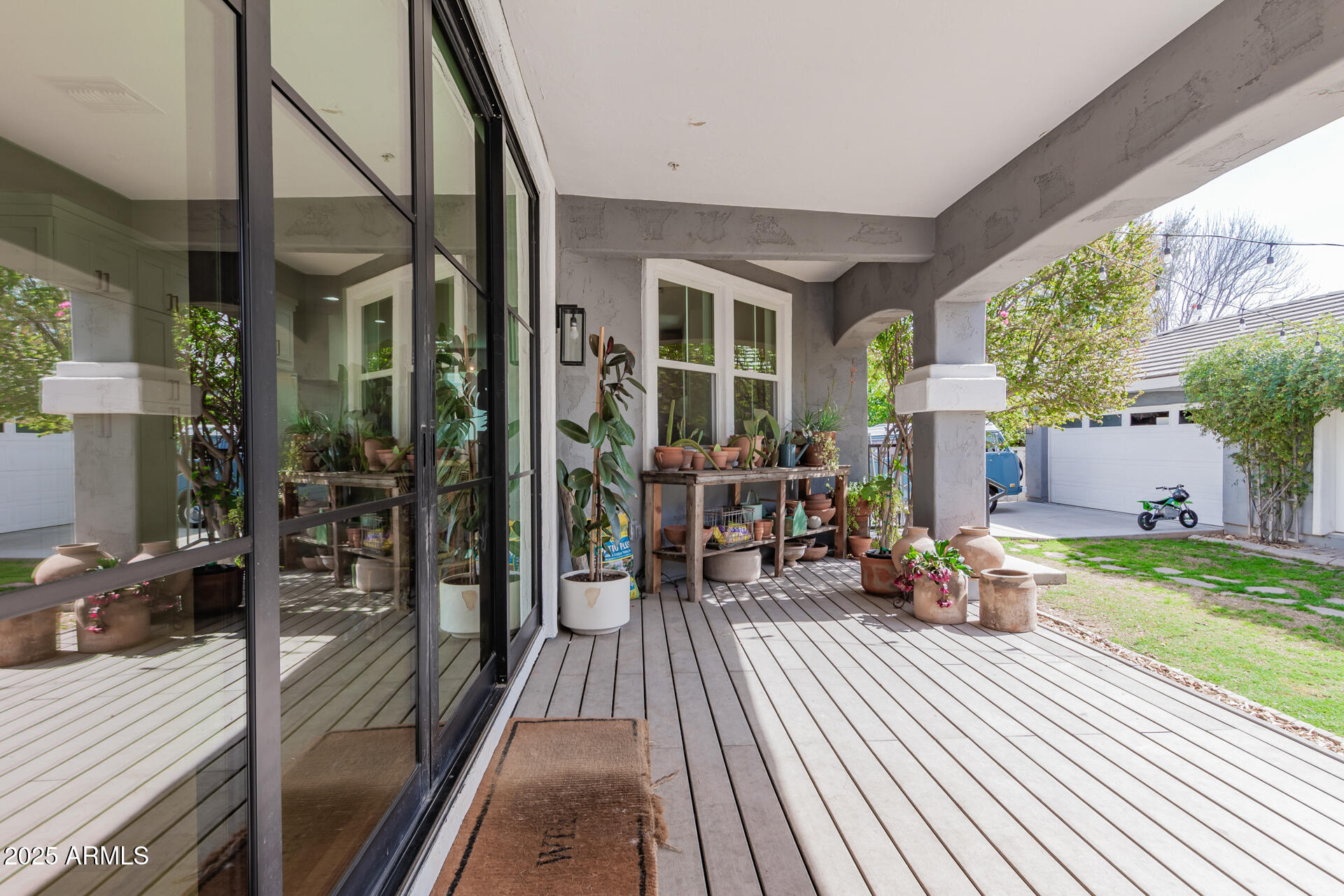 2701 E HOBART Street