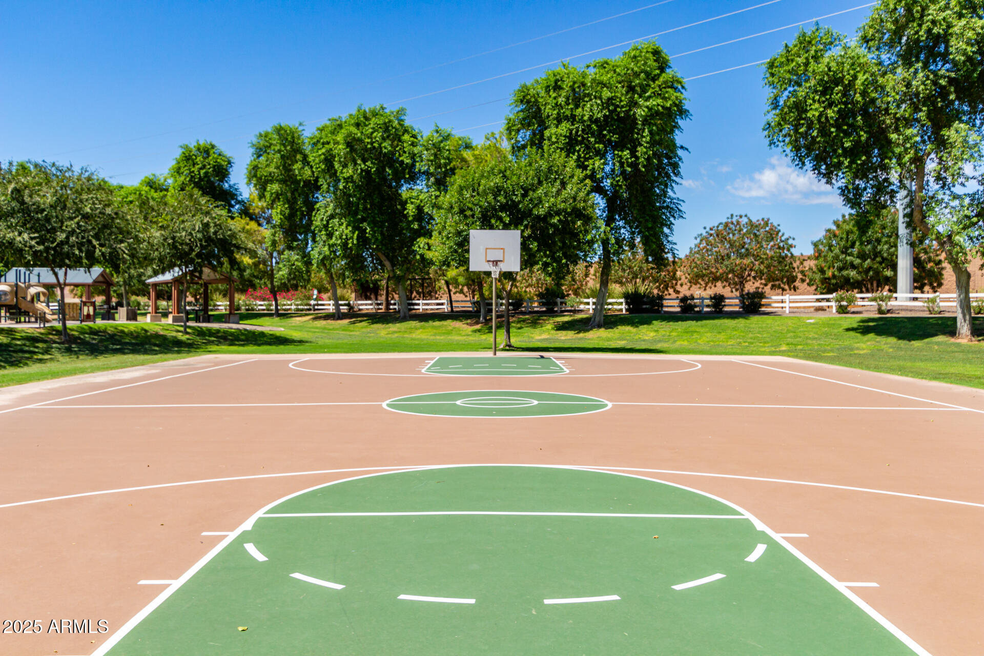 2701 E HOBART Street