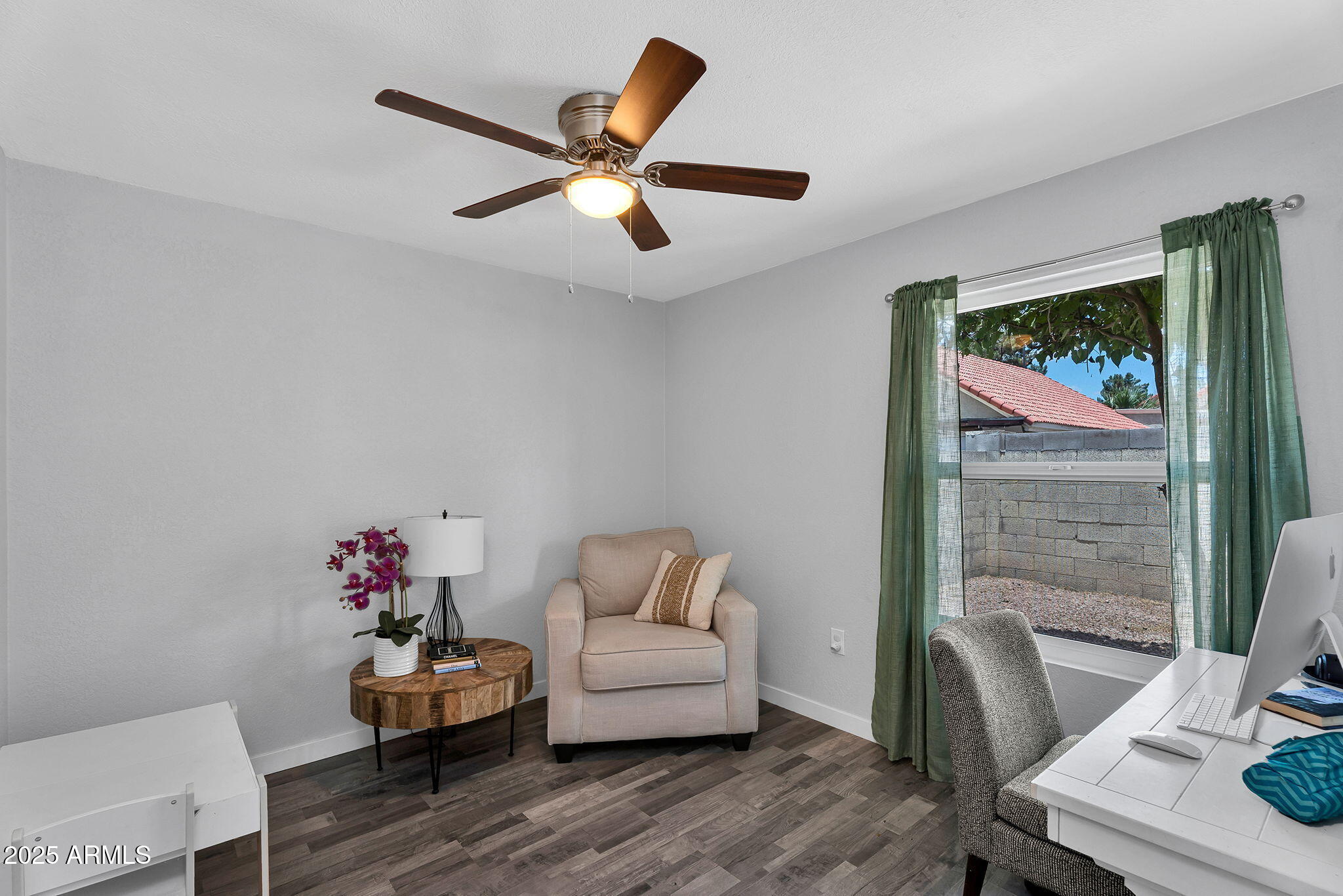 1510 E COMMERCE Avenue