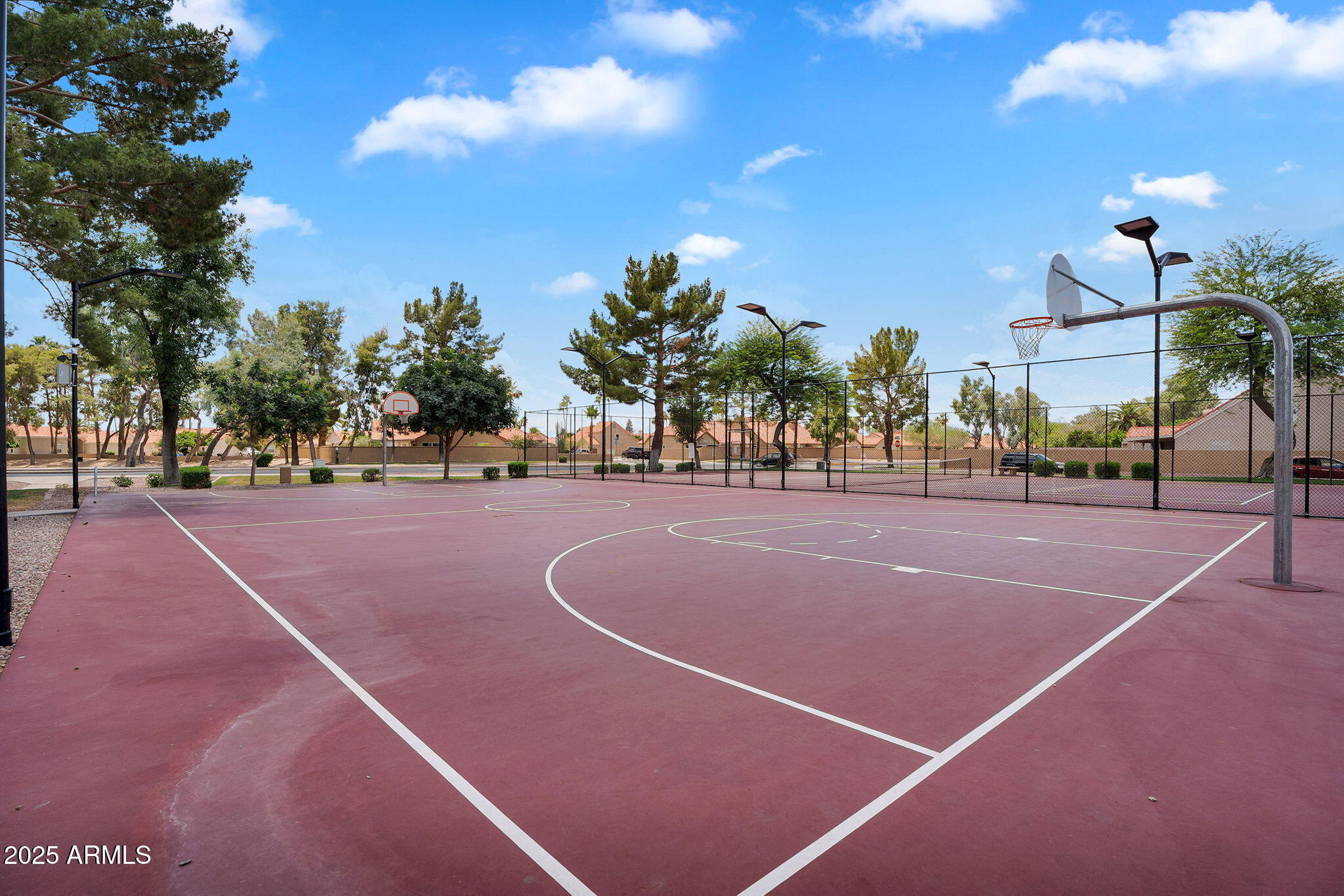 1510 E COMMERCE Avenue