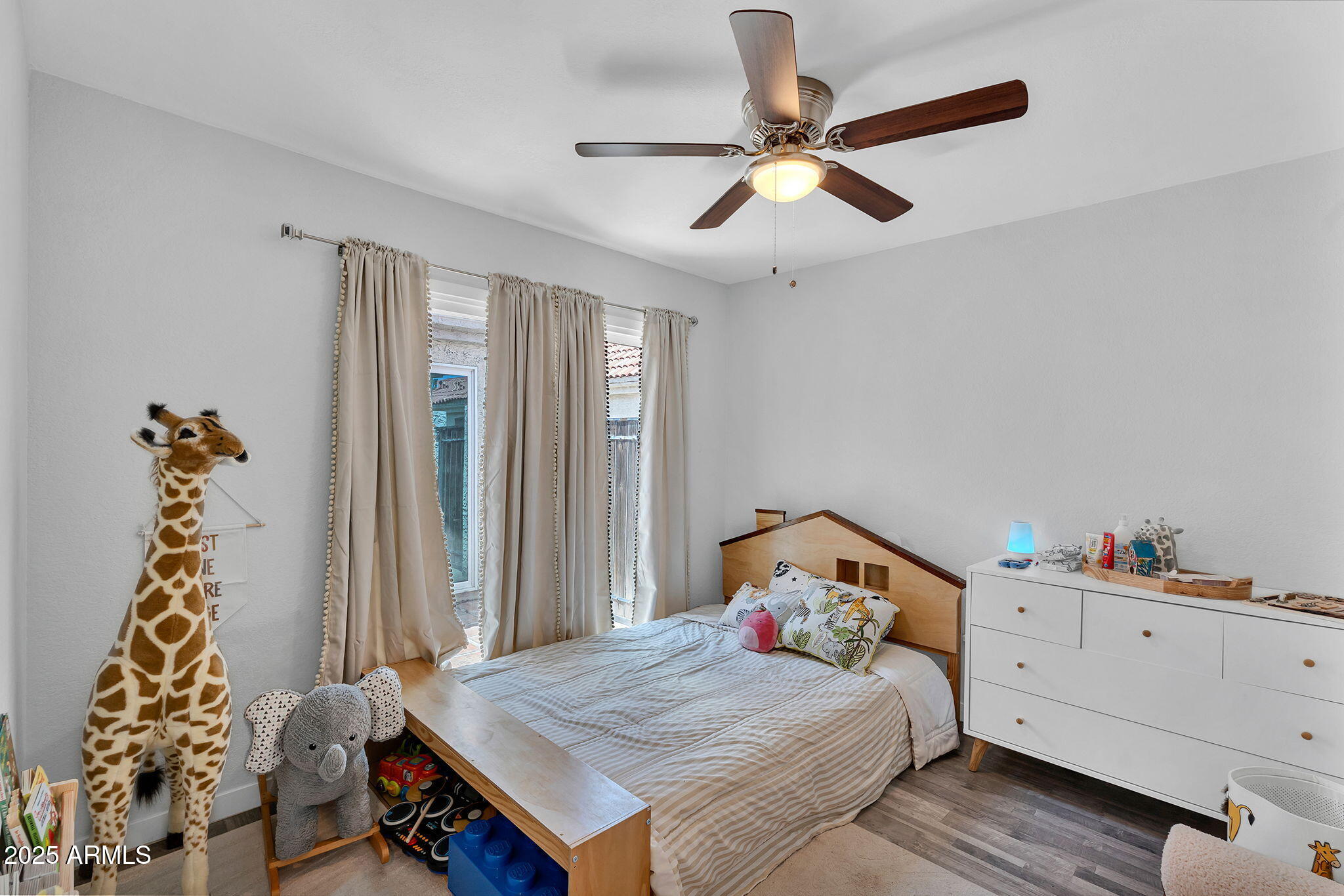 1510 E COMMERCE Avenue