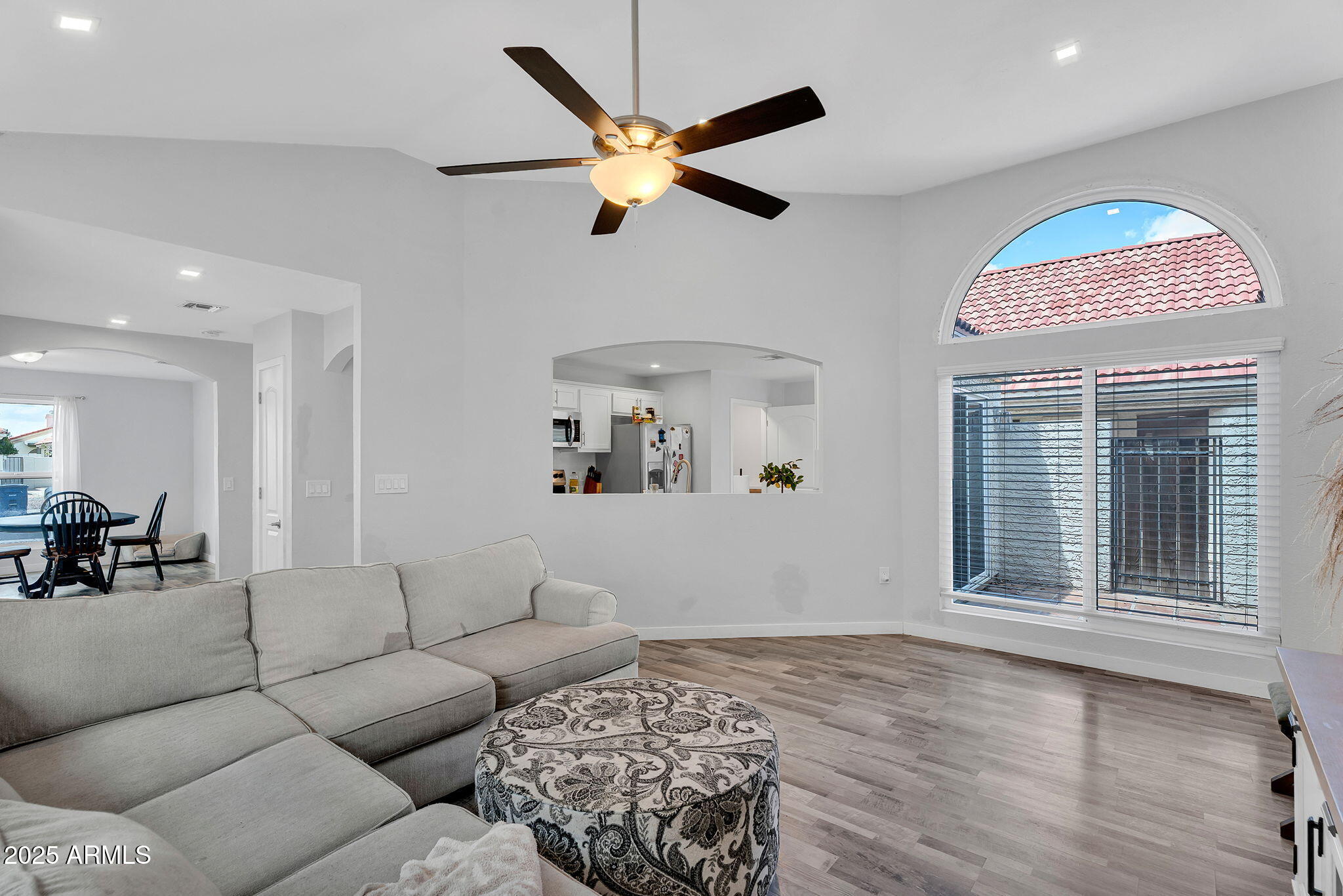 1510 E COMMERCE Avenue