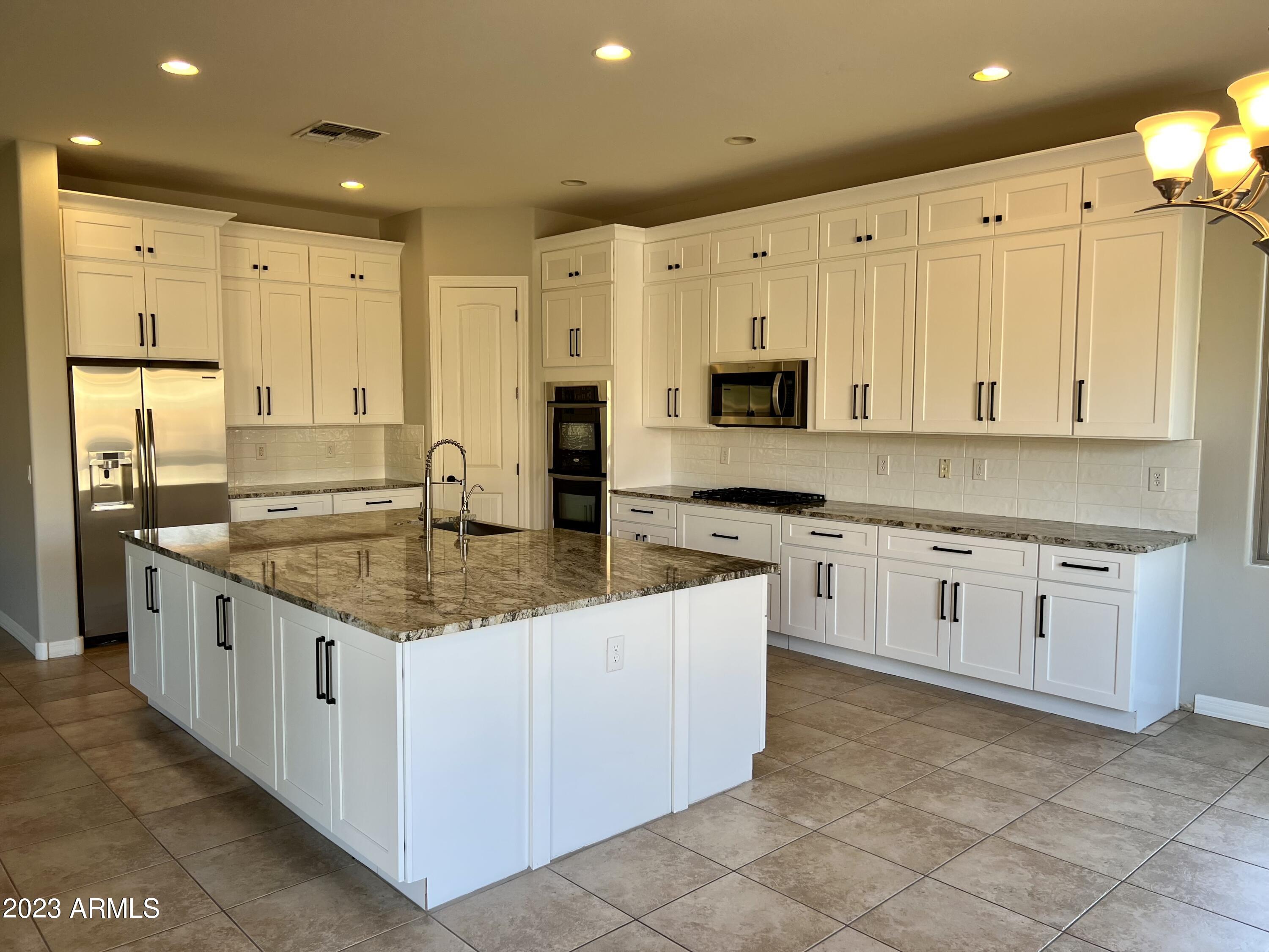 20296 E SONOQUI Boulevard