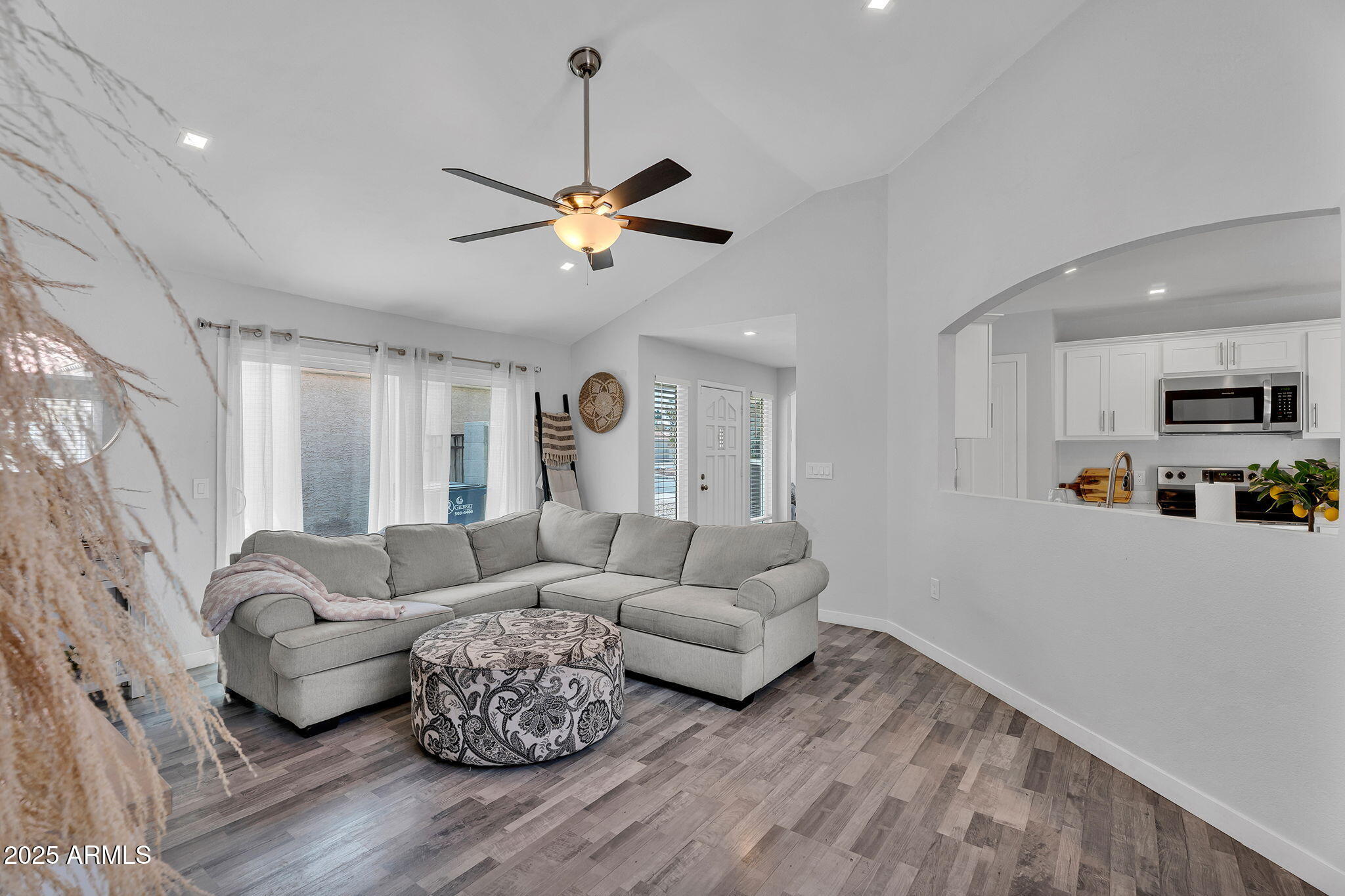 1510 E COMMERCE Avenue