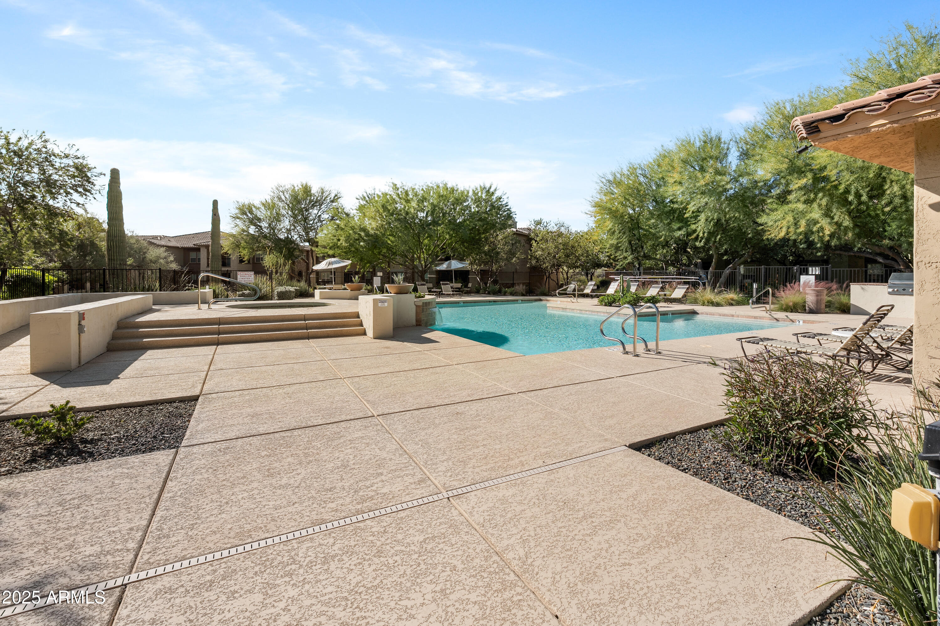 2425 W BRONCO BUTTE Trail 1014