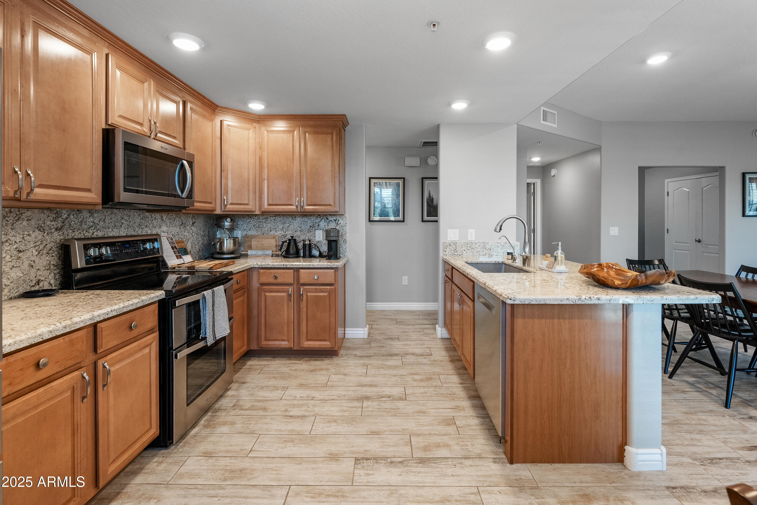 2425 W BRONCO BUTTE Trail 1014