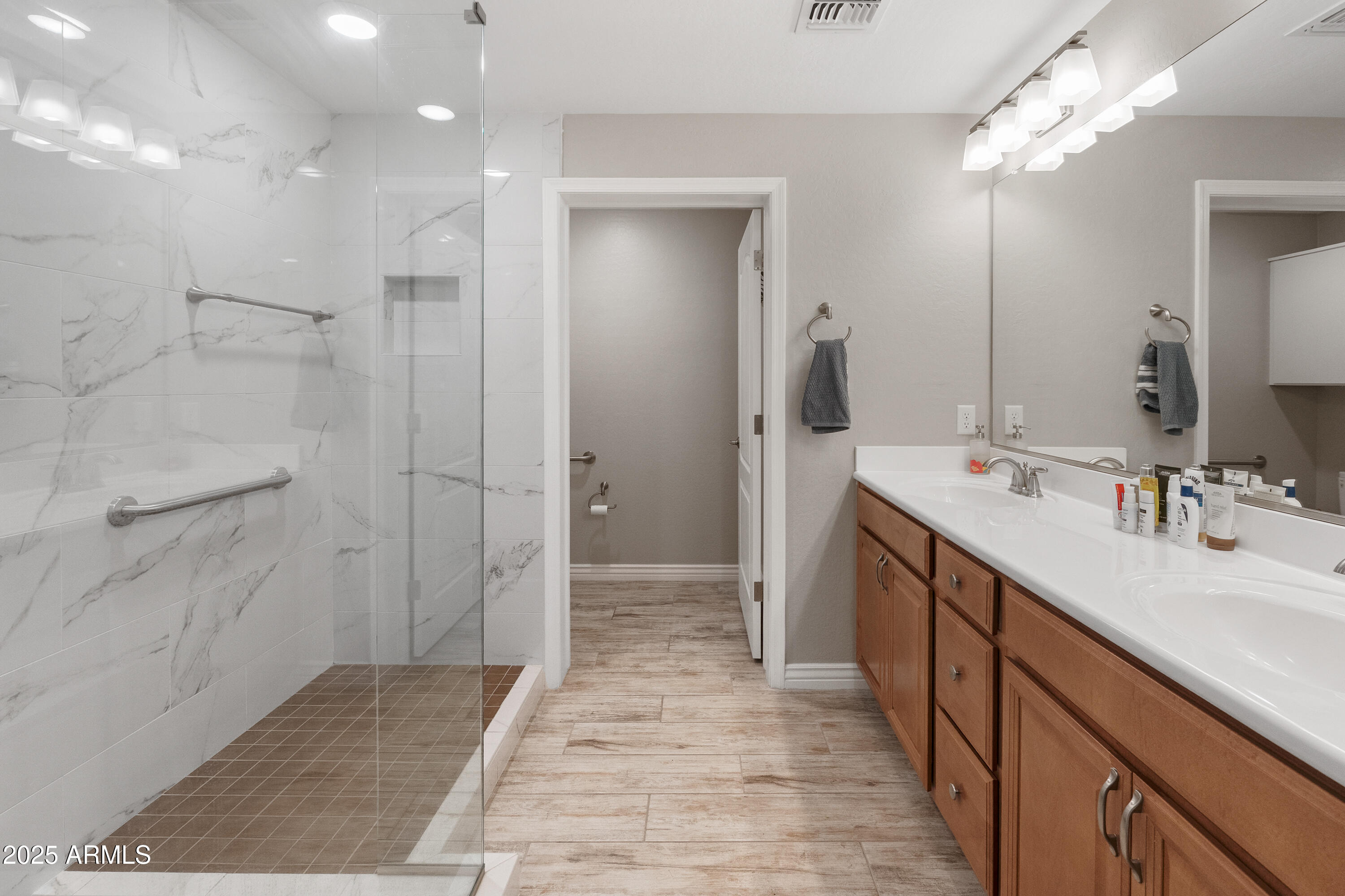 2425 W BRONCO BUTTE Trail 1014