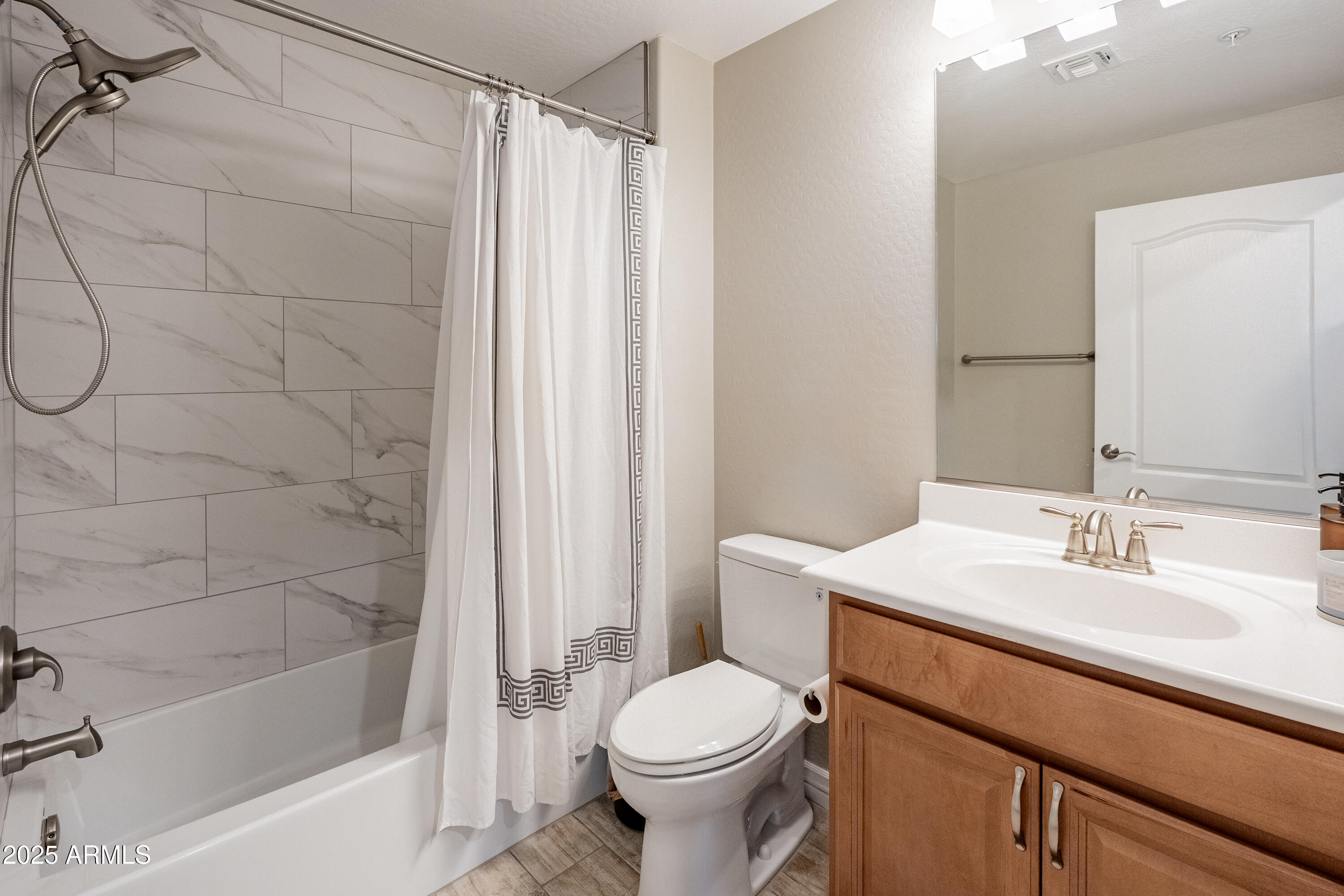 2425 W BRONCO BUTTE Trail 1014