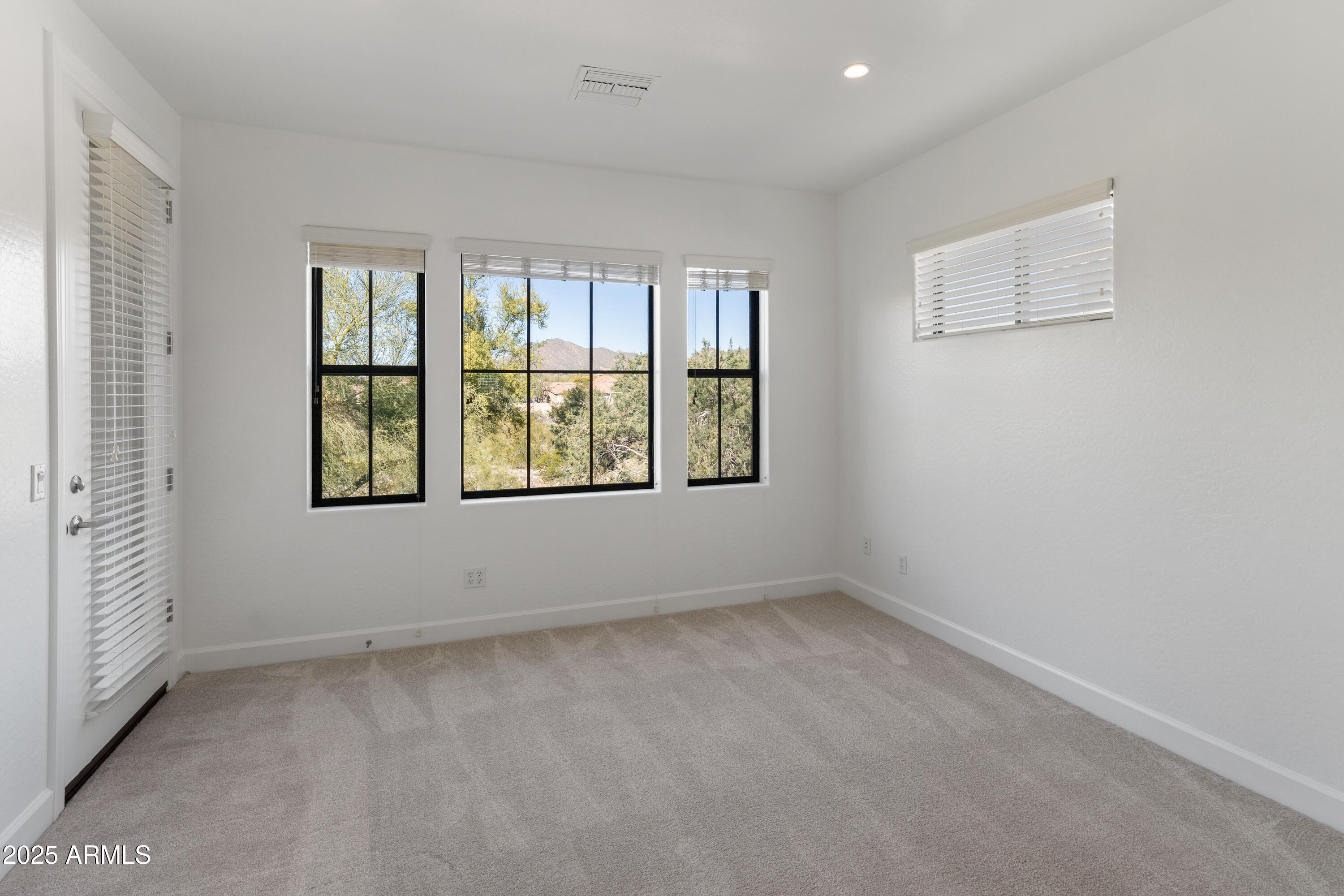 10062 E SOUTH BEND Drive