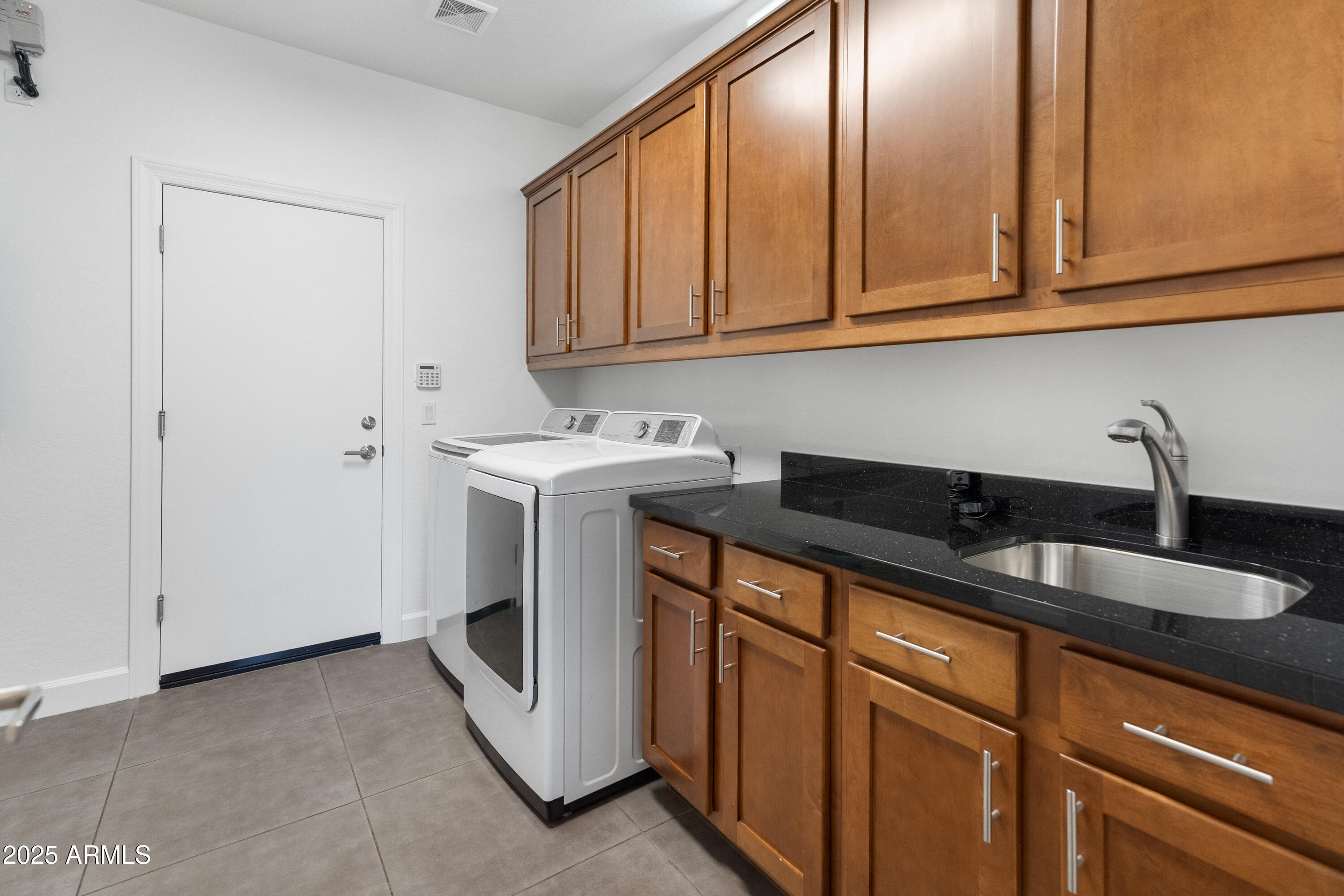 10062 E SOUTH BEND Drive