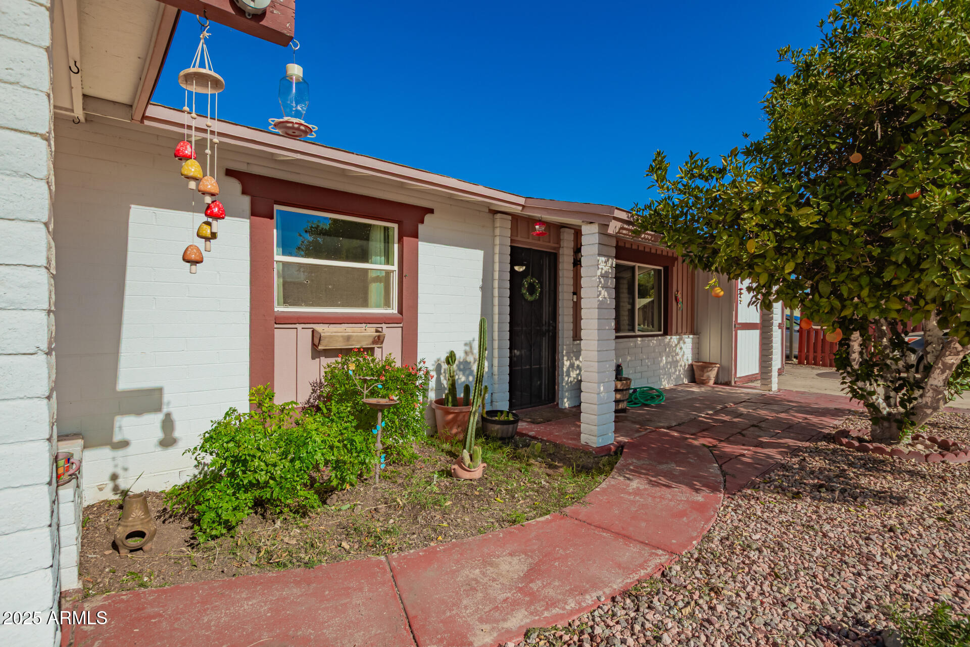 7320 W CINNABAR Avenue