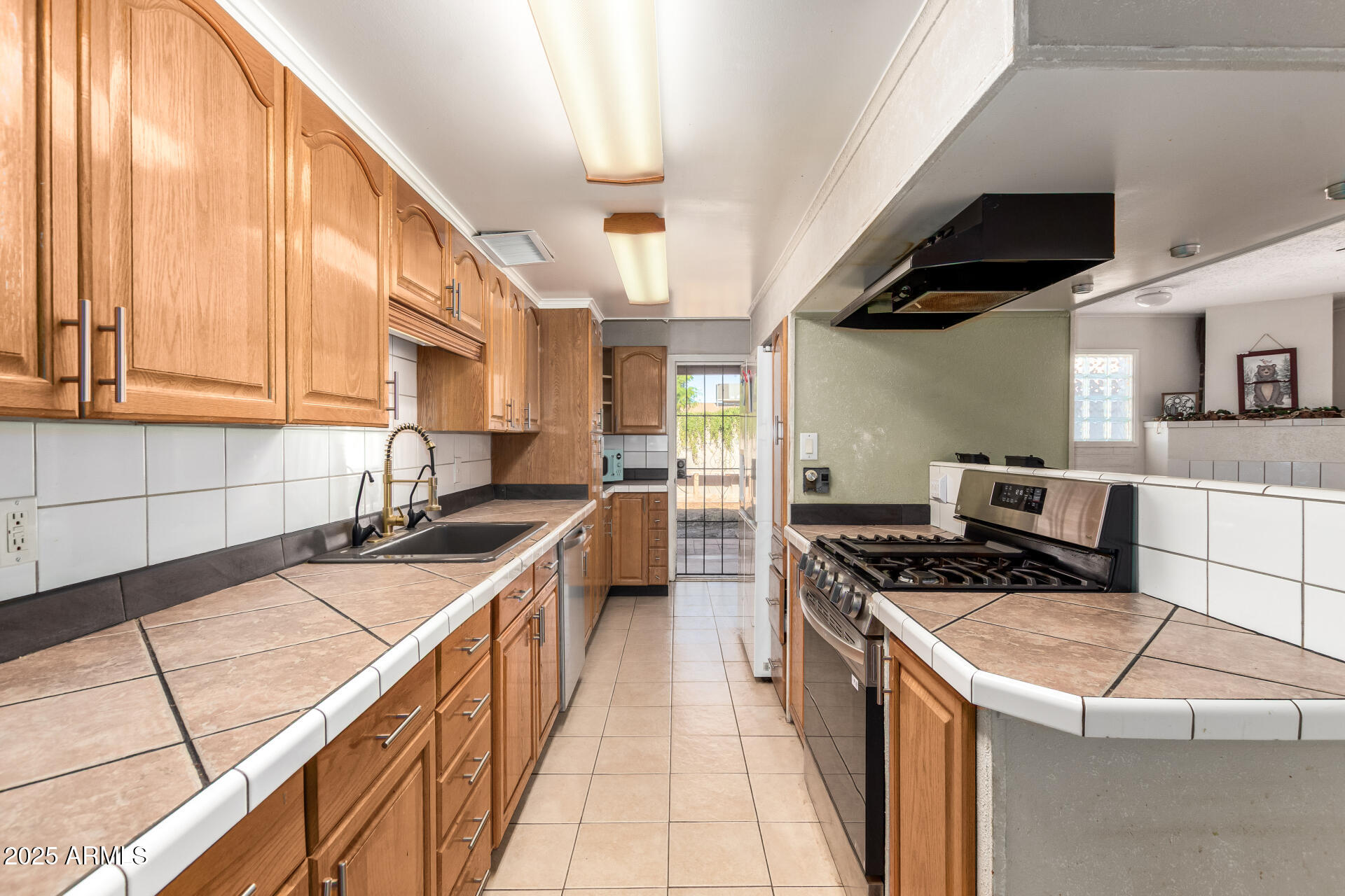 7320 W CINNABAR Avenue