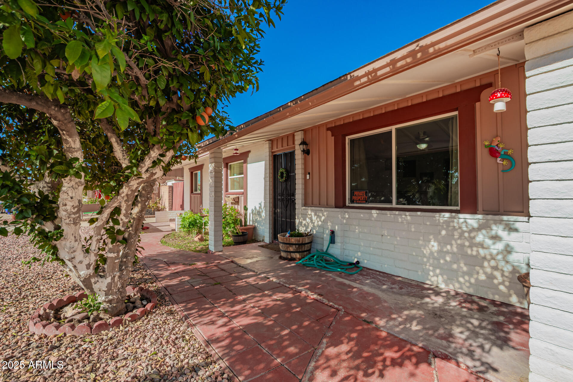 7320 W CINNABAR Avenue