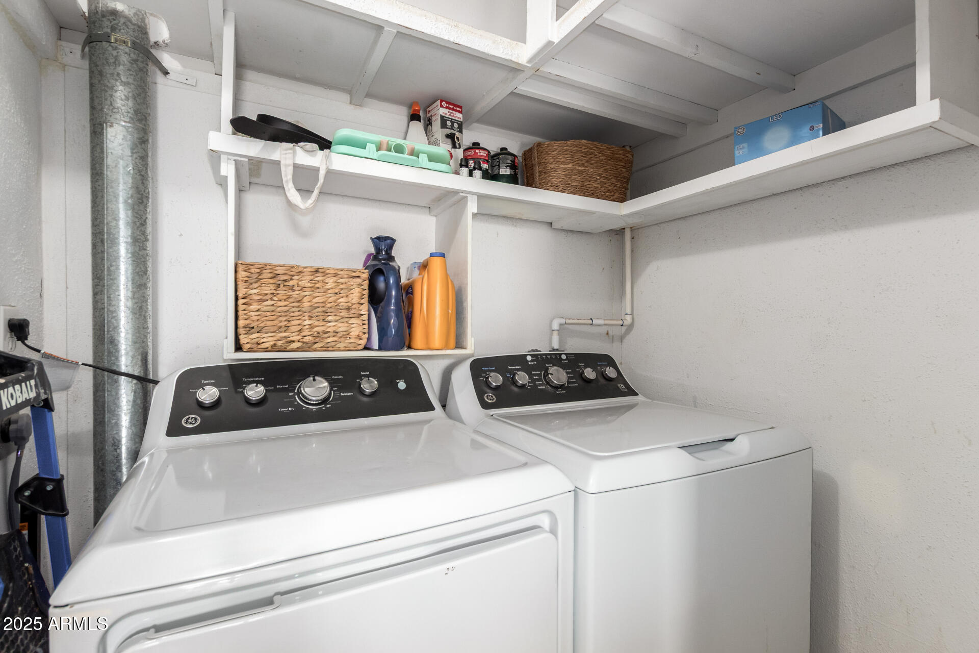 7320 W CINNABAR Avenue