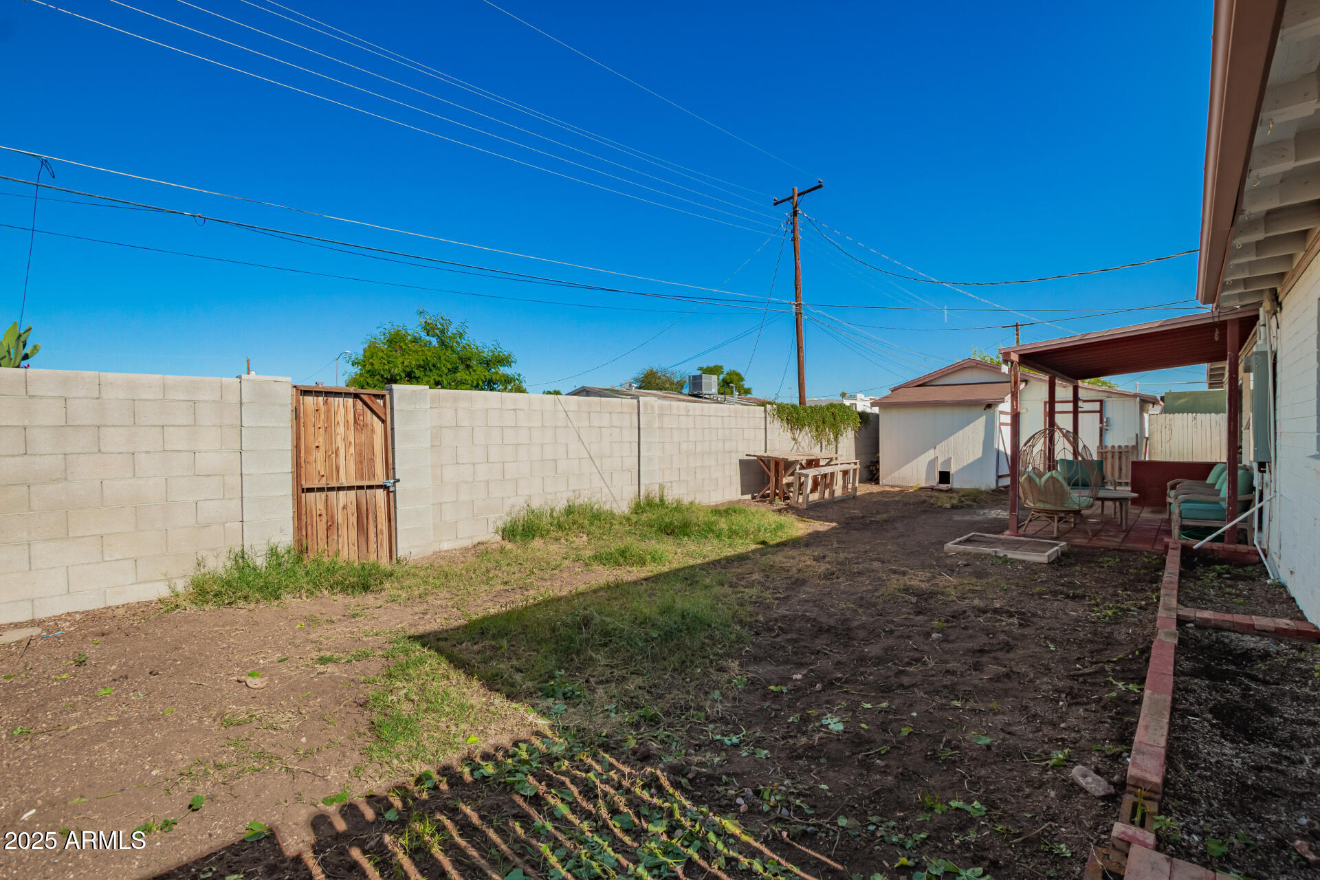 7320 W CINNABAR Avenue