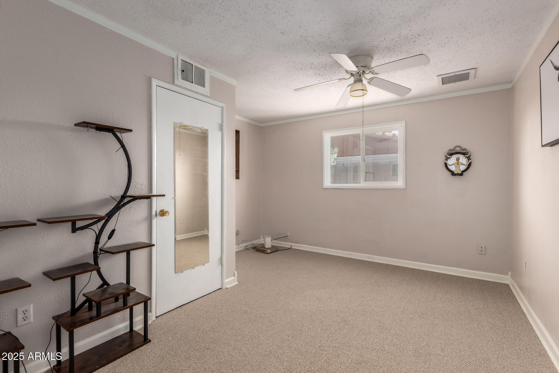 7320 W CINNABAR Avenue