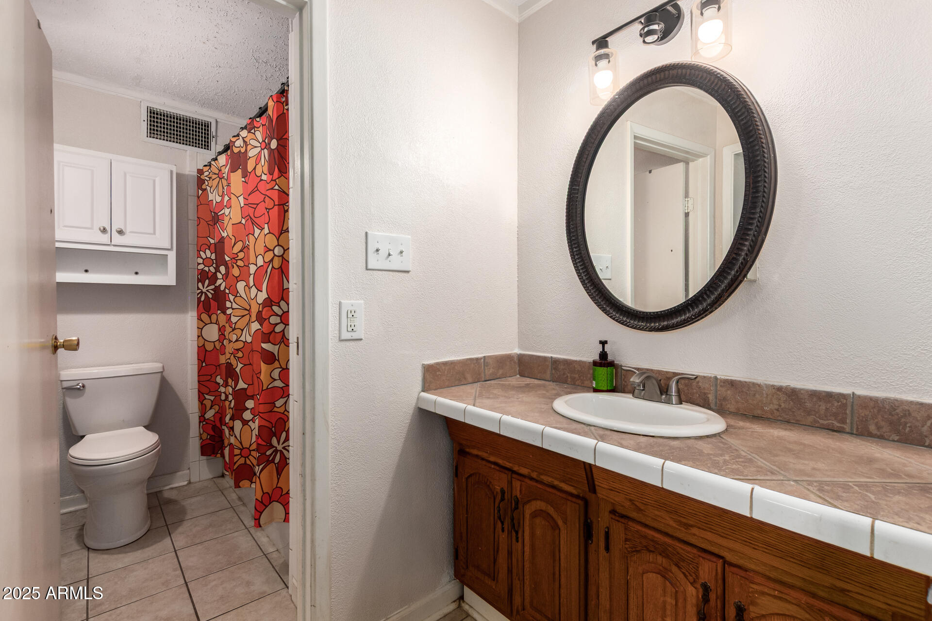 7320 W CINNABAR Avenue