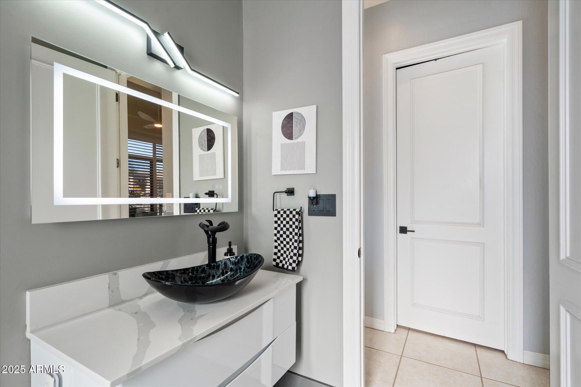 9218 N SUMMER HILL Boulevard