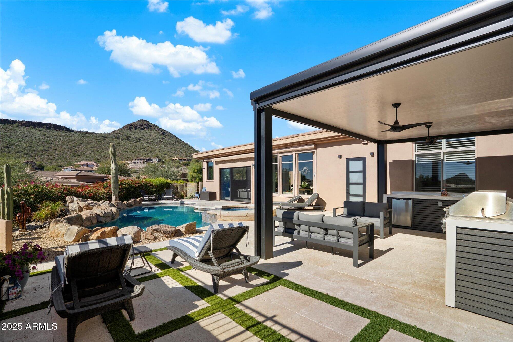 9218 N SUMMER HILL Boulevard