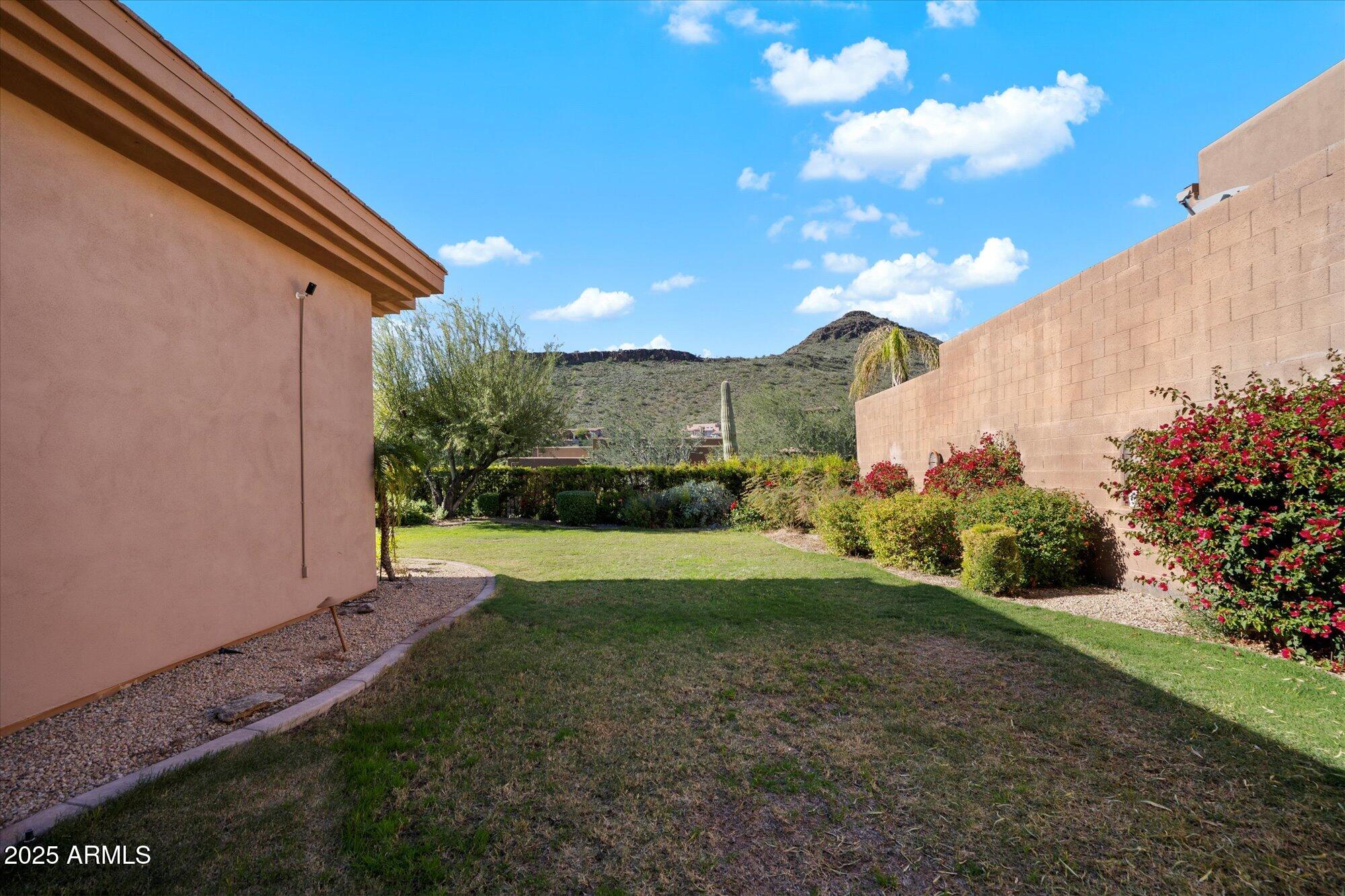 9218 N SUMMER HILL Boulevard