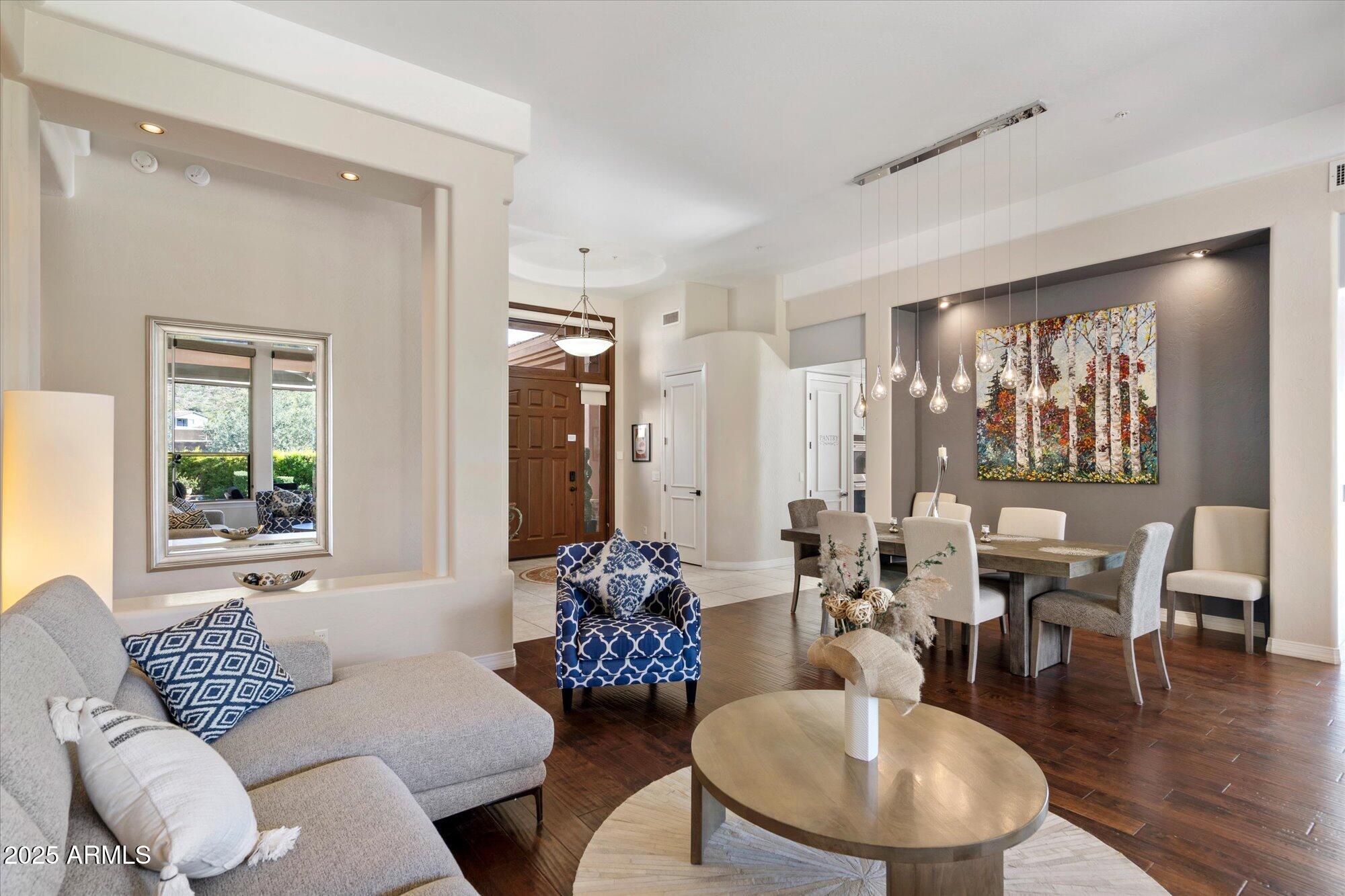 9218 N SUMMER HILL Boulevard