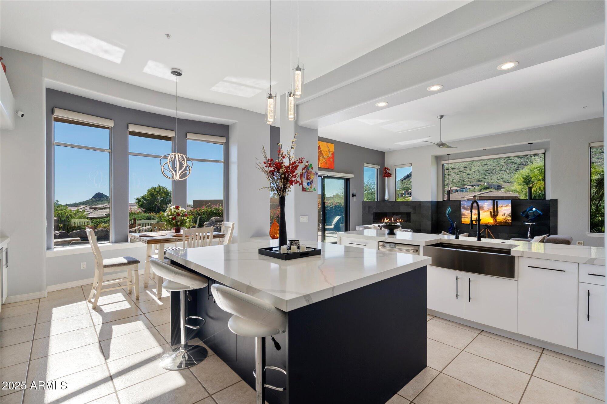 9218 N SUMMER HILL Boulevard