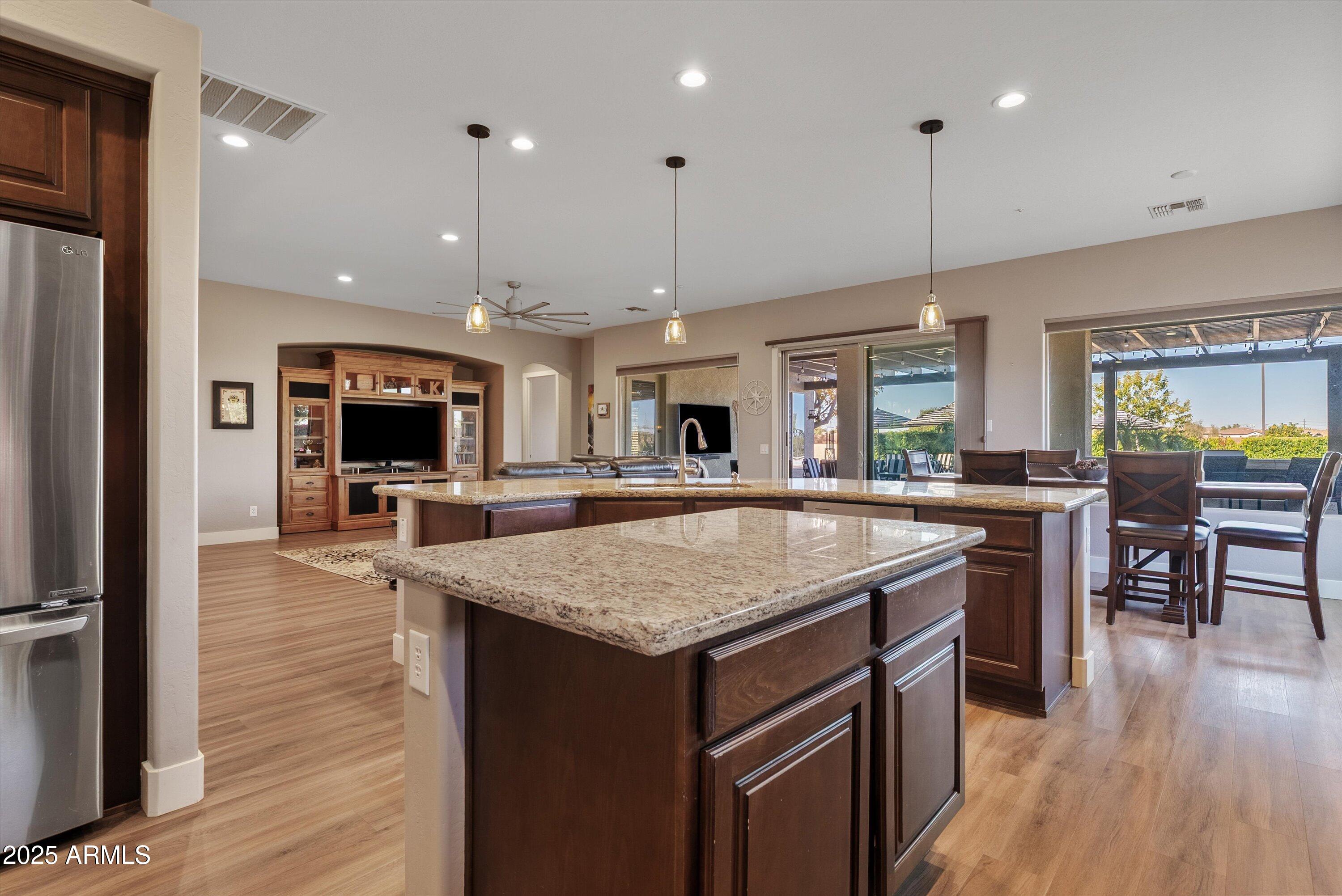 6694 S SINOVA Avenue