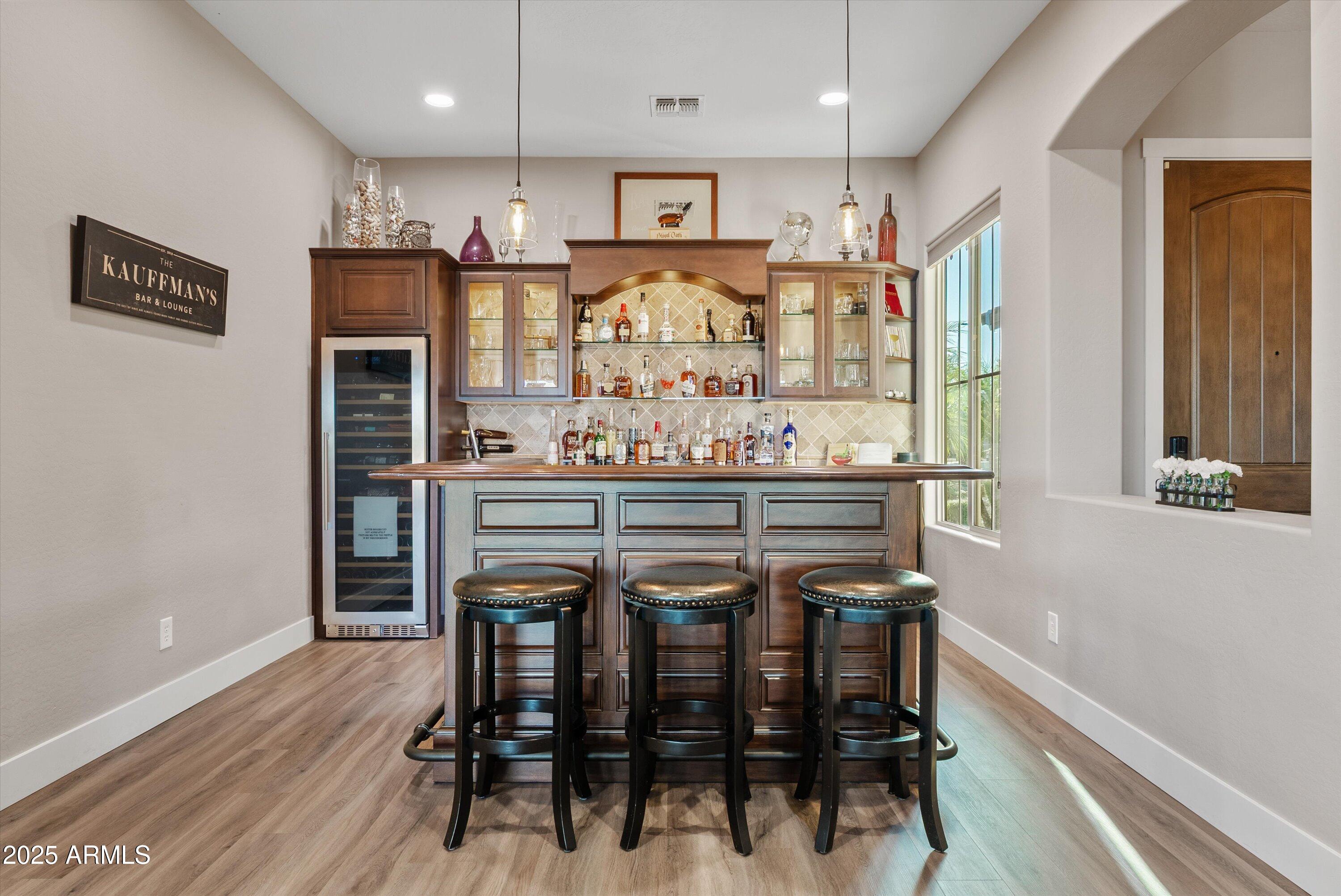 6694 S SINOVA Avenue