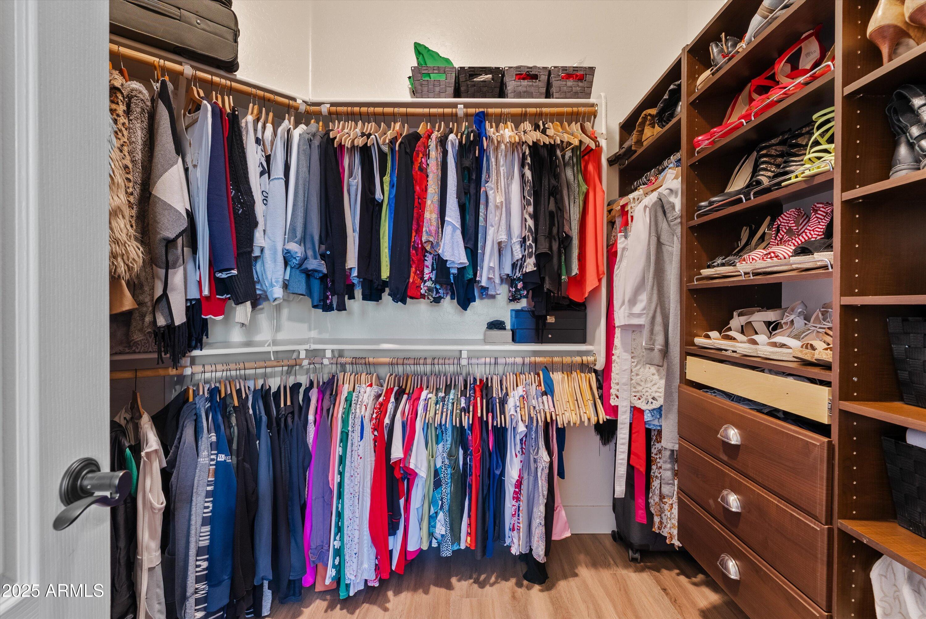 6694 S SINOVA Avenue