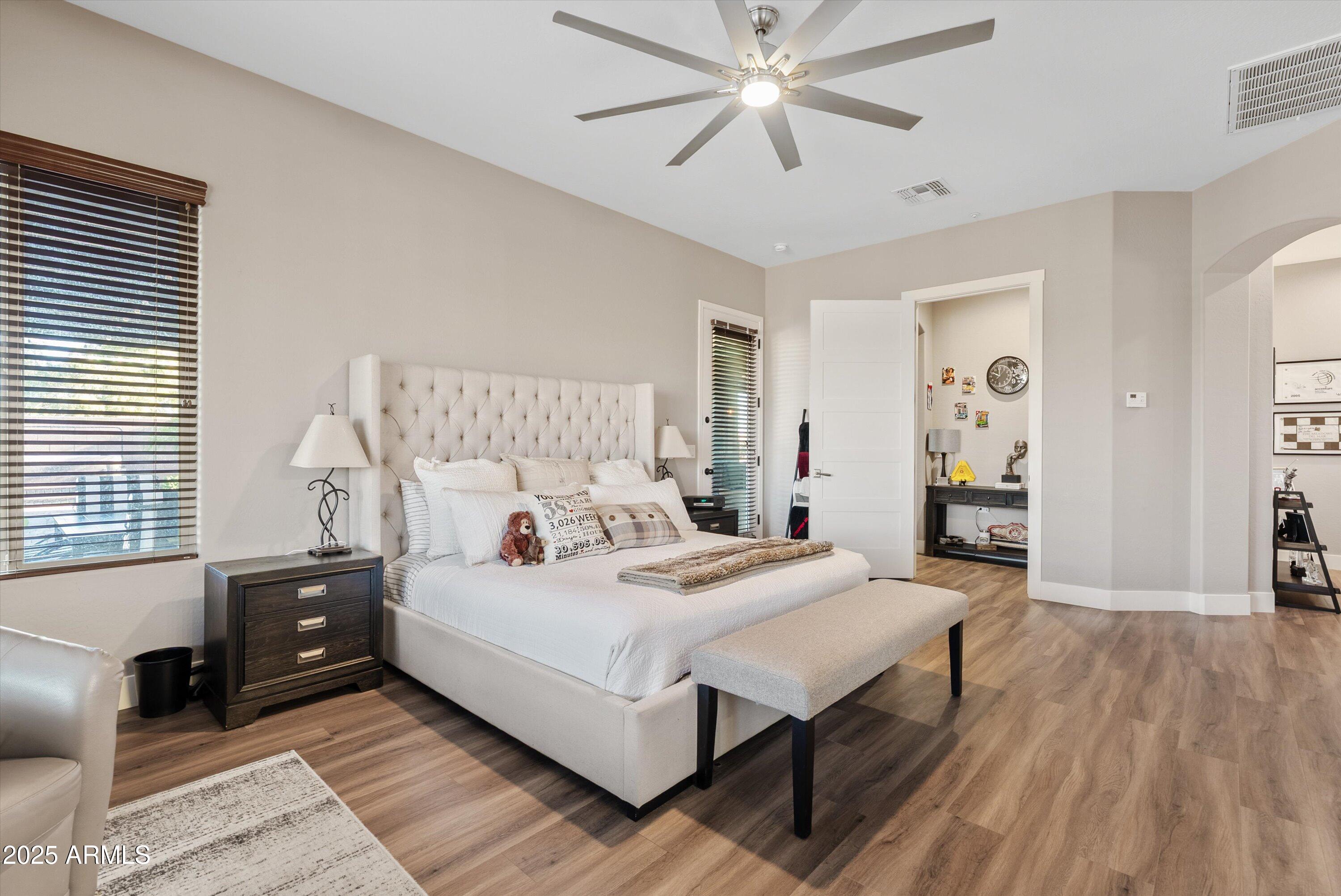 6694 S SINOVA Avenue