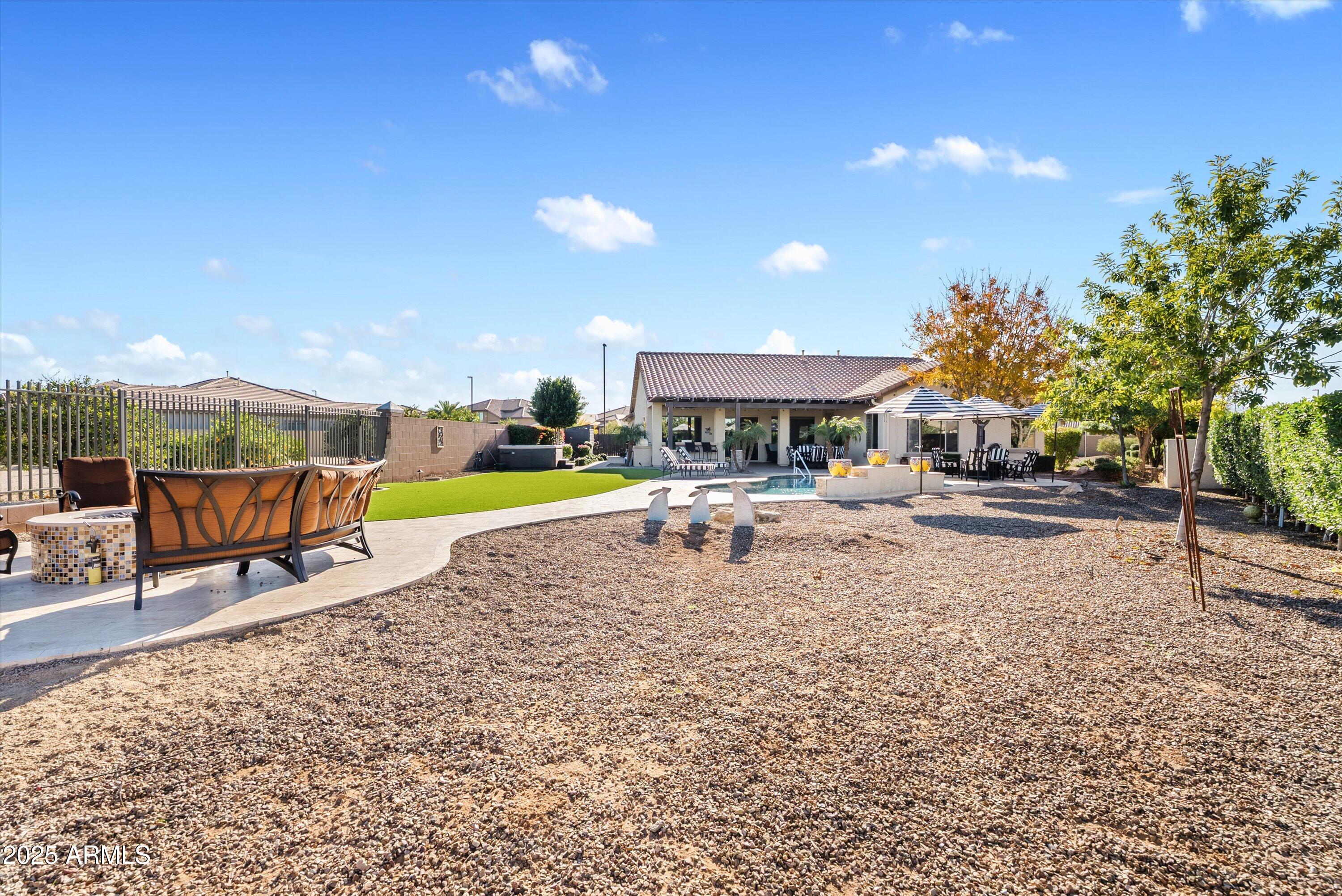 6694 S SINOVA Avenue