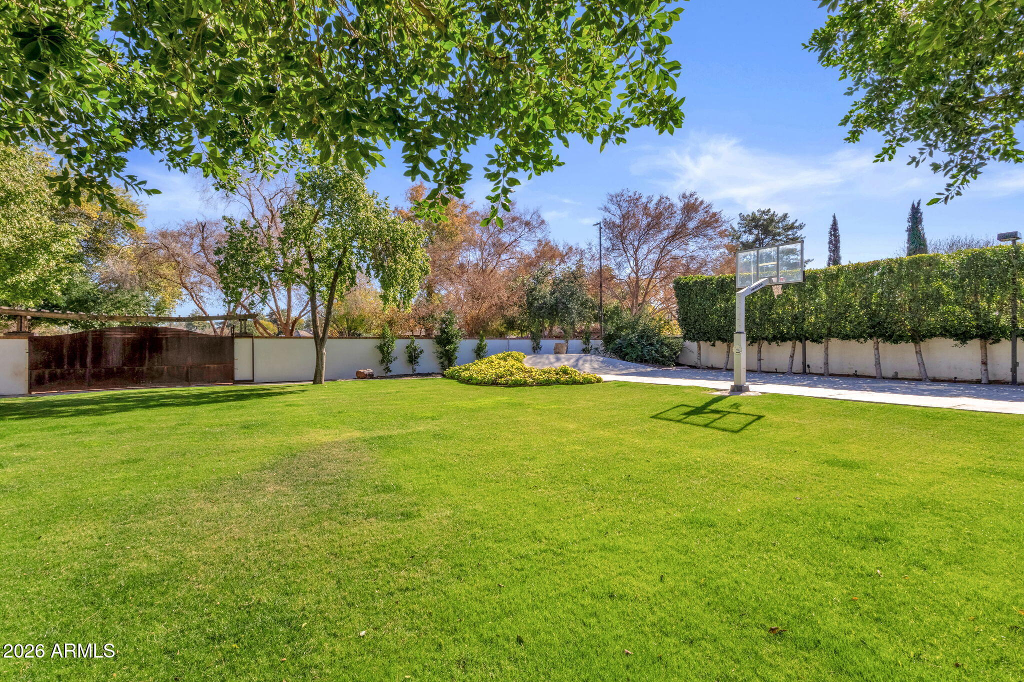 721 E SAN PEDRO Avenue