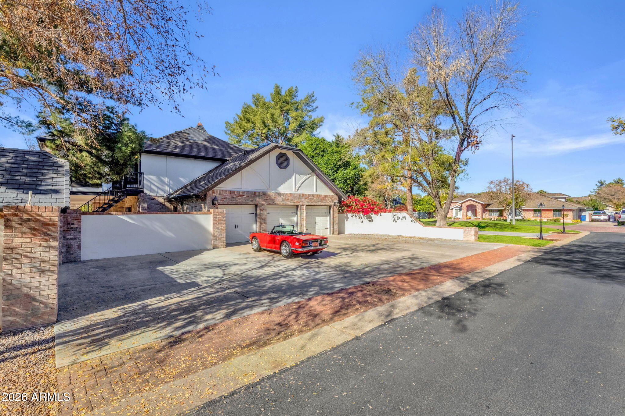 721 E SAN PEDRO Avenue