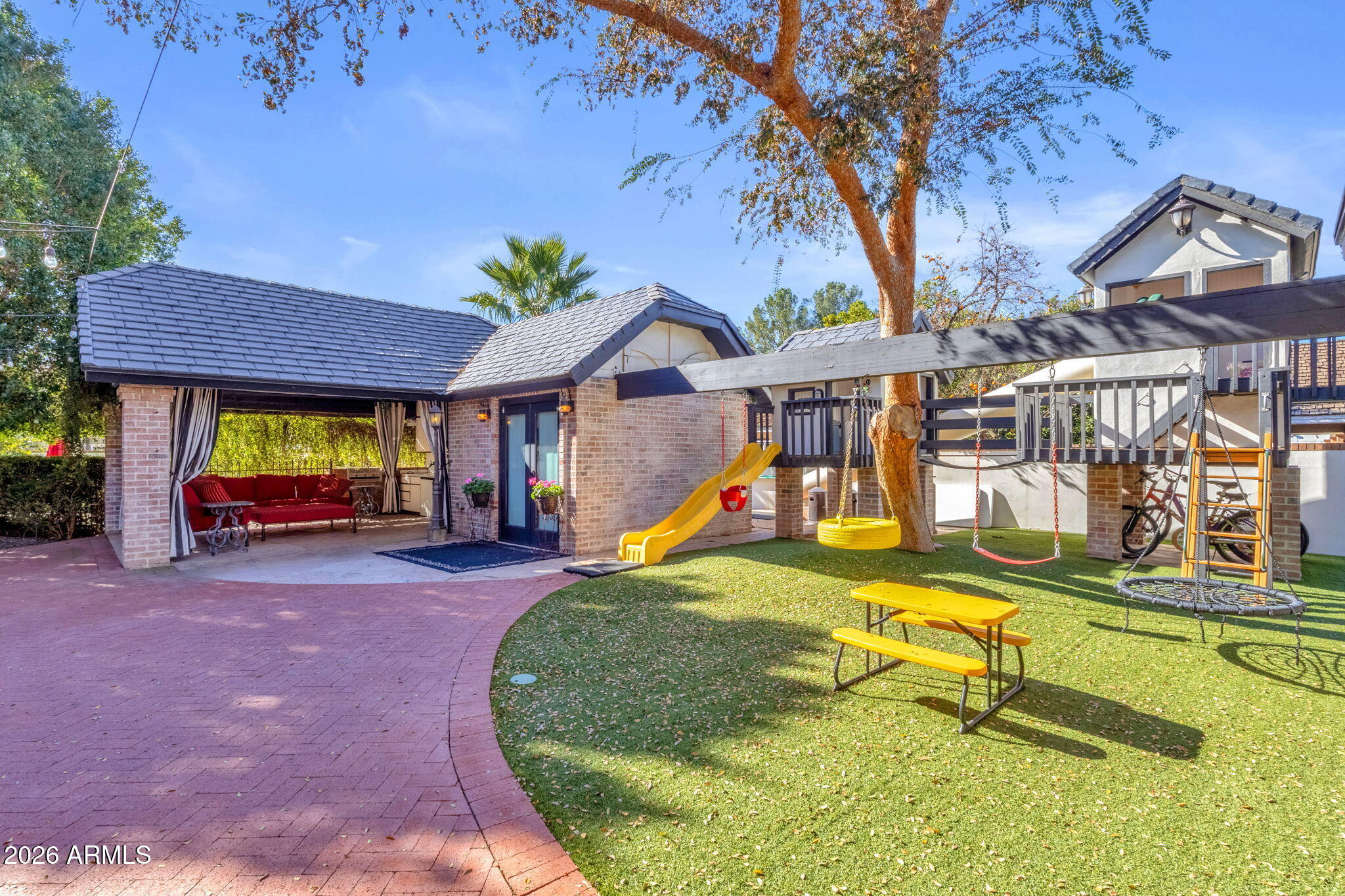 721 E SAN PEDRO Avenue