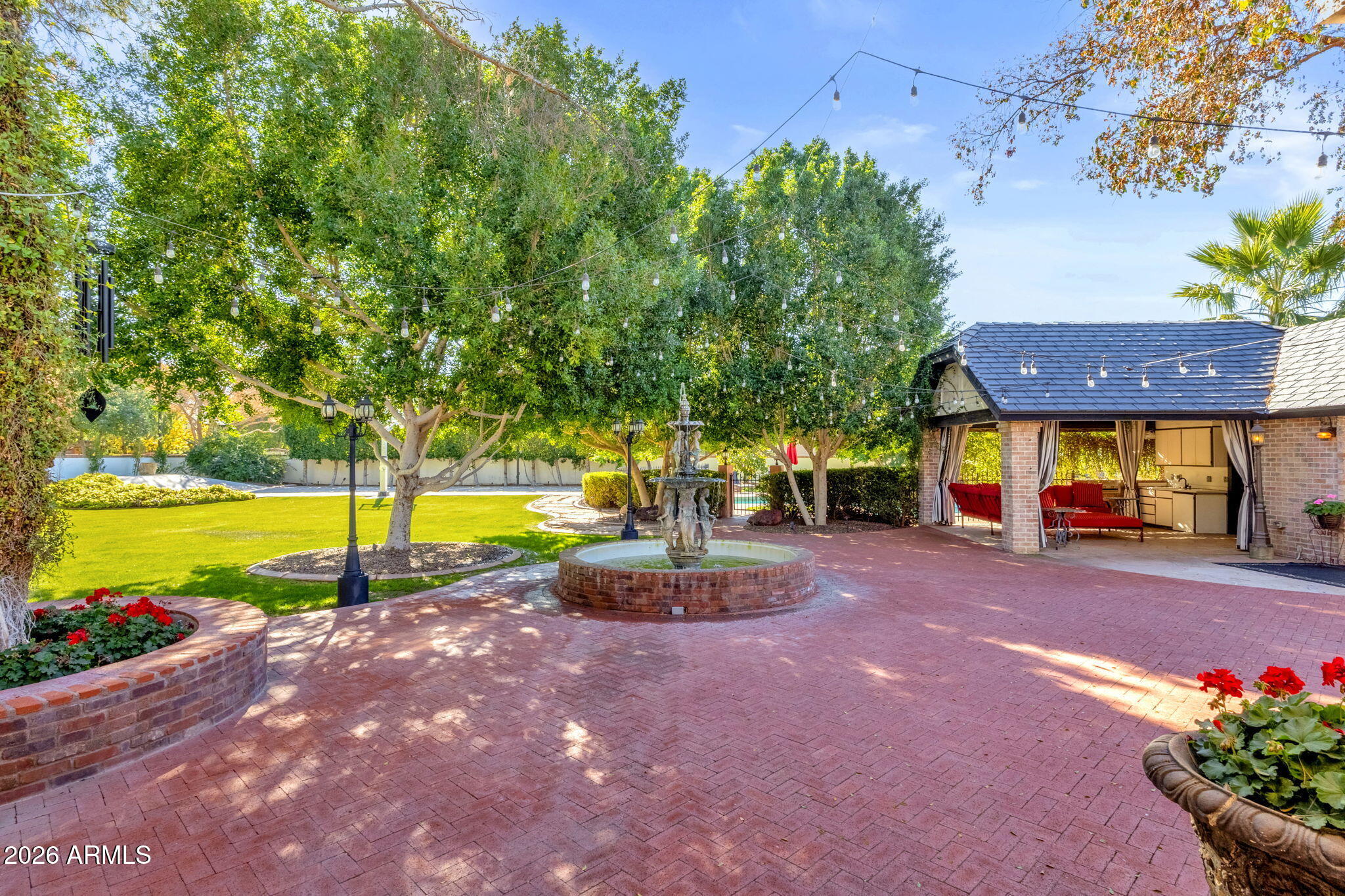 721 E SAN PEDRO Avenue