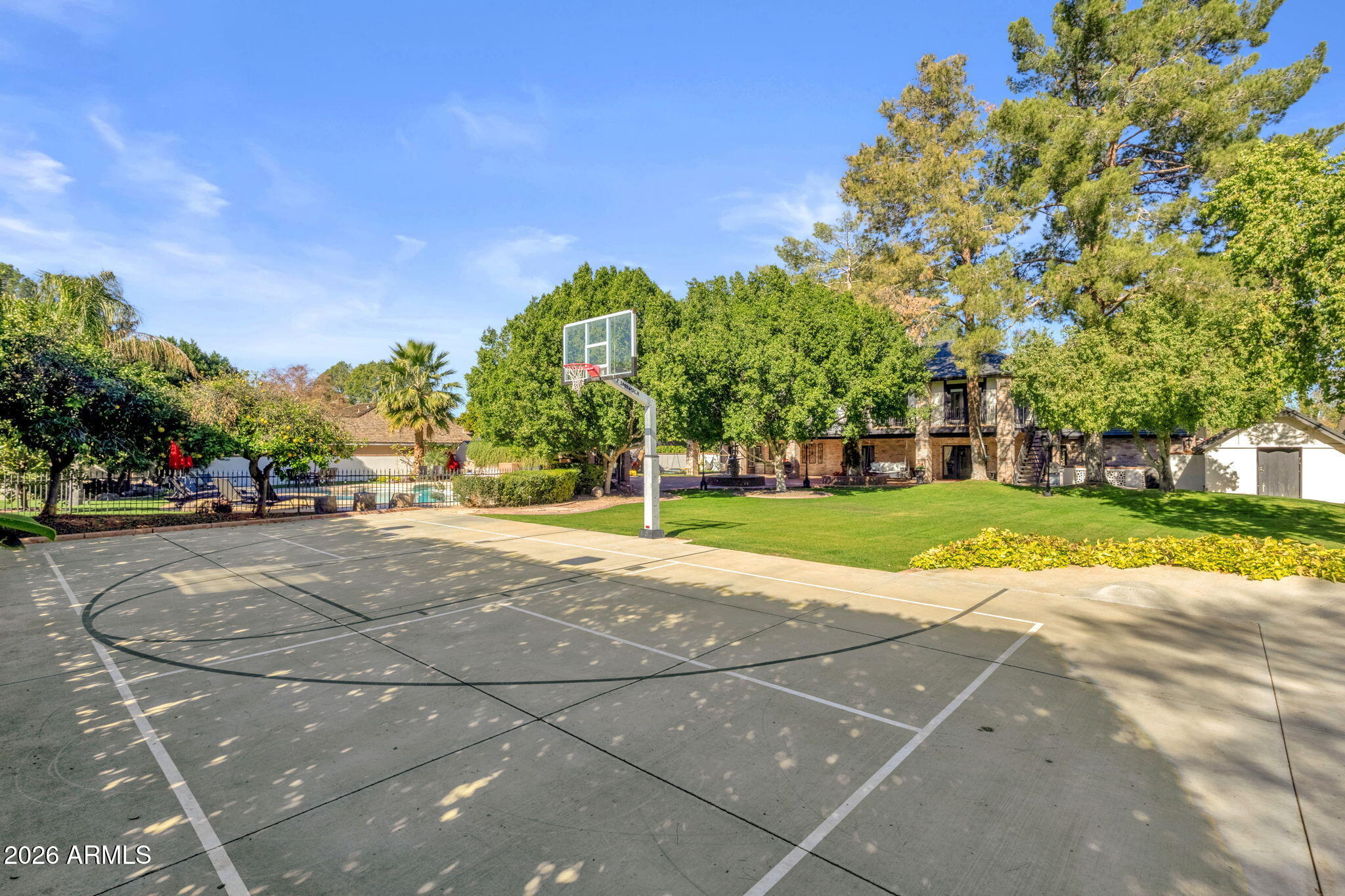 721 E SAN PEDRO Avenue