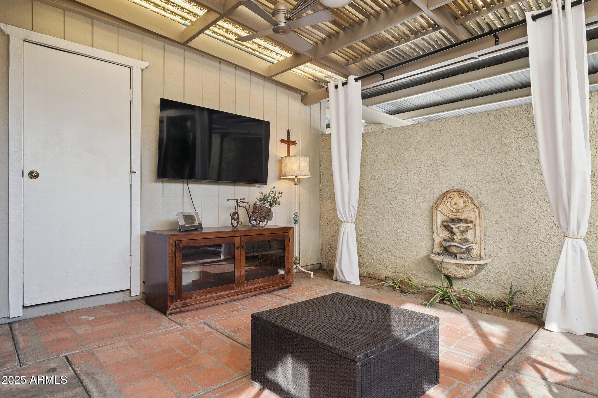 610 E MONTEBELLO Avenue 41